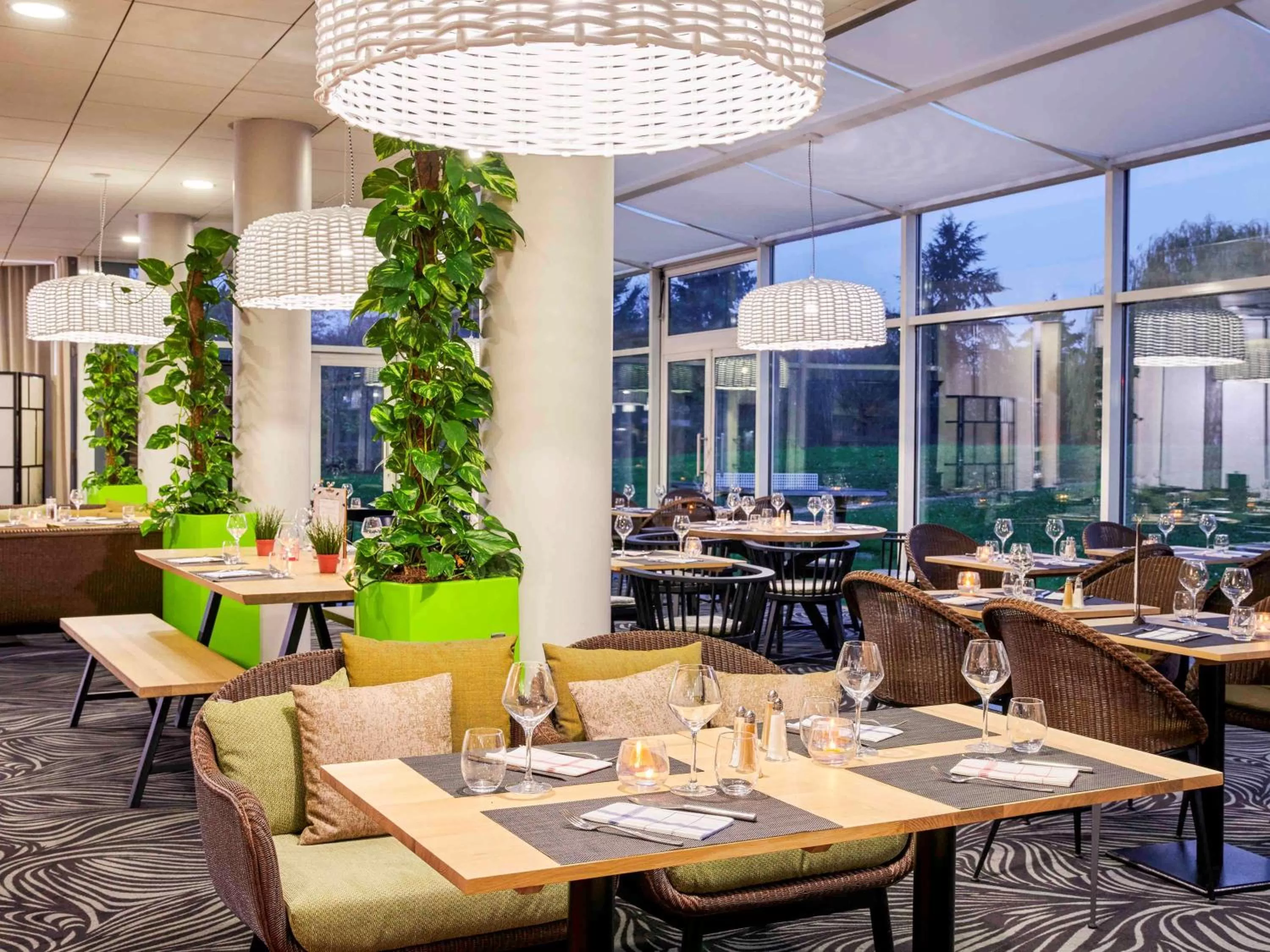 Restaurant/places to eat in Novotel Senart Golf De Greenparc