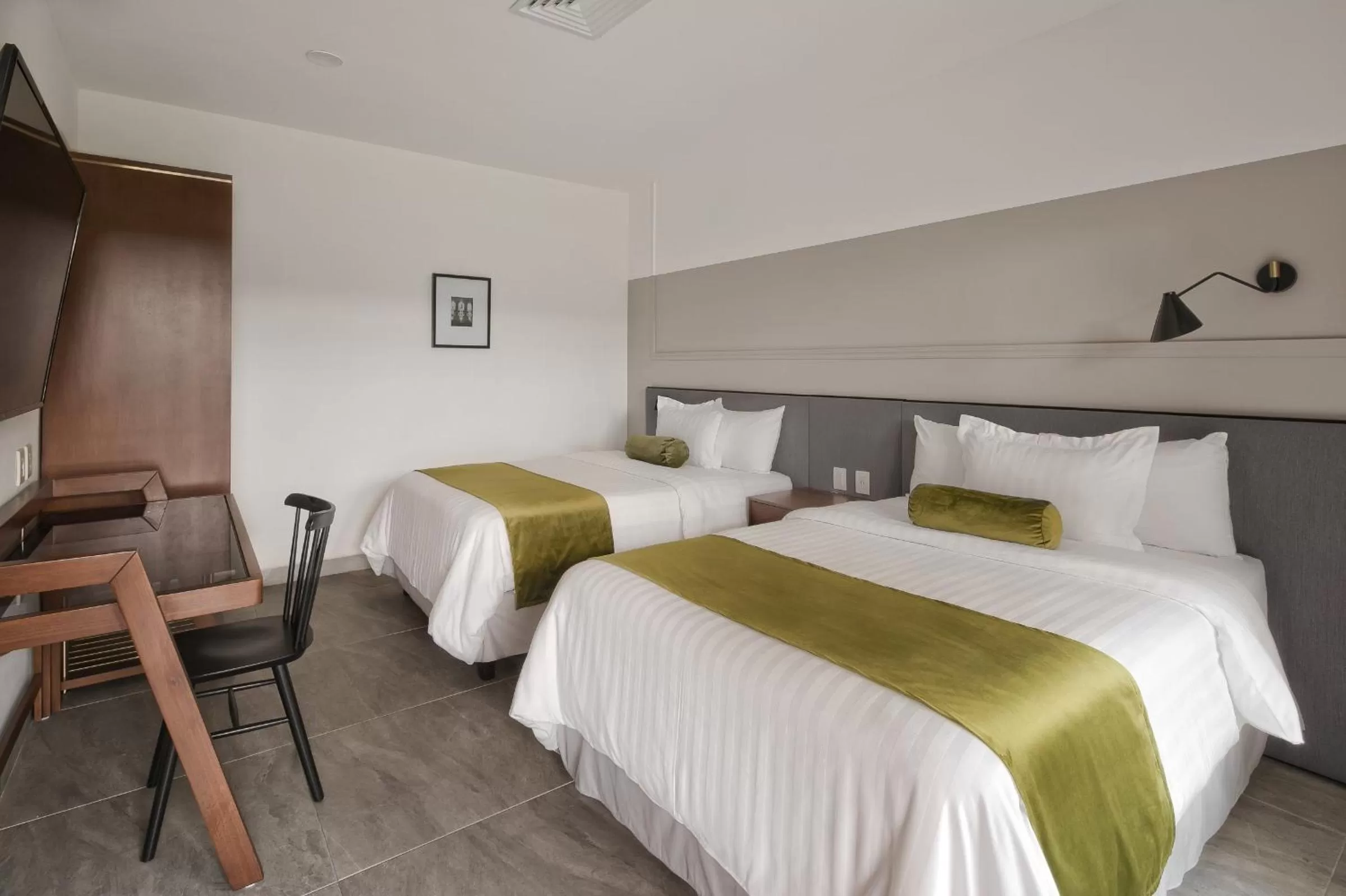 Photo of the whole room, Bed in Gamma Orizaba Grand Hotel de France