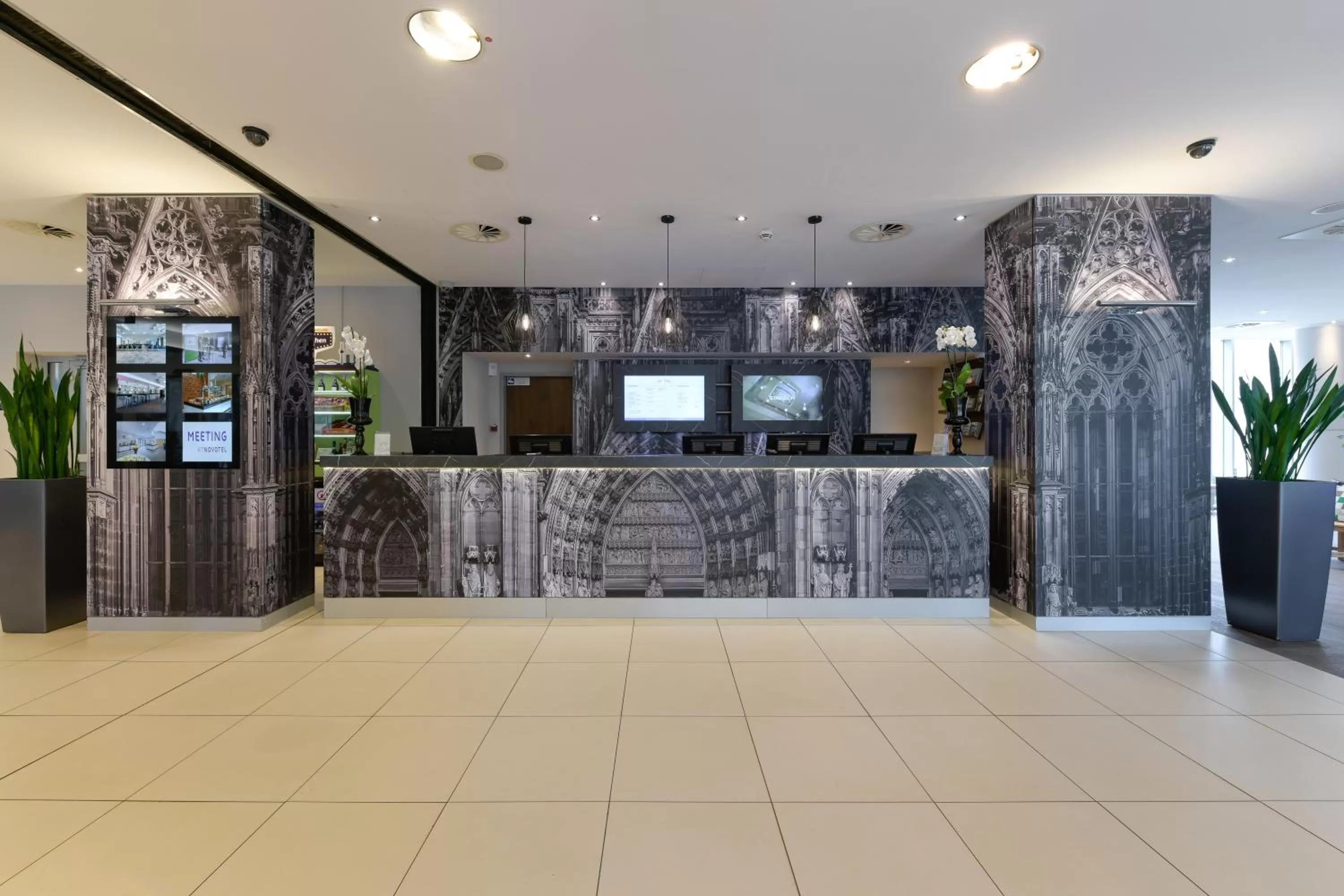 Lobby or reception in Novotel Köln City