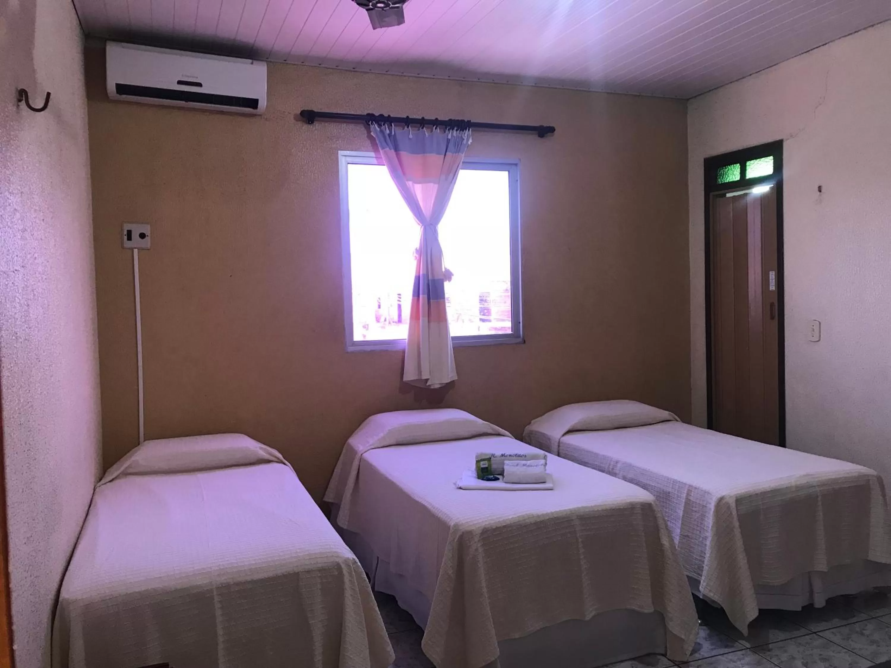 Bedroom, Bed in Hotel Monólitos