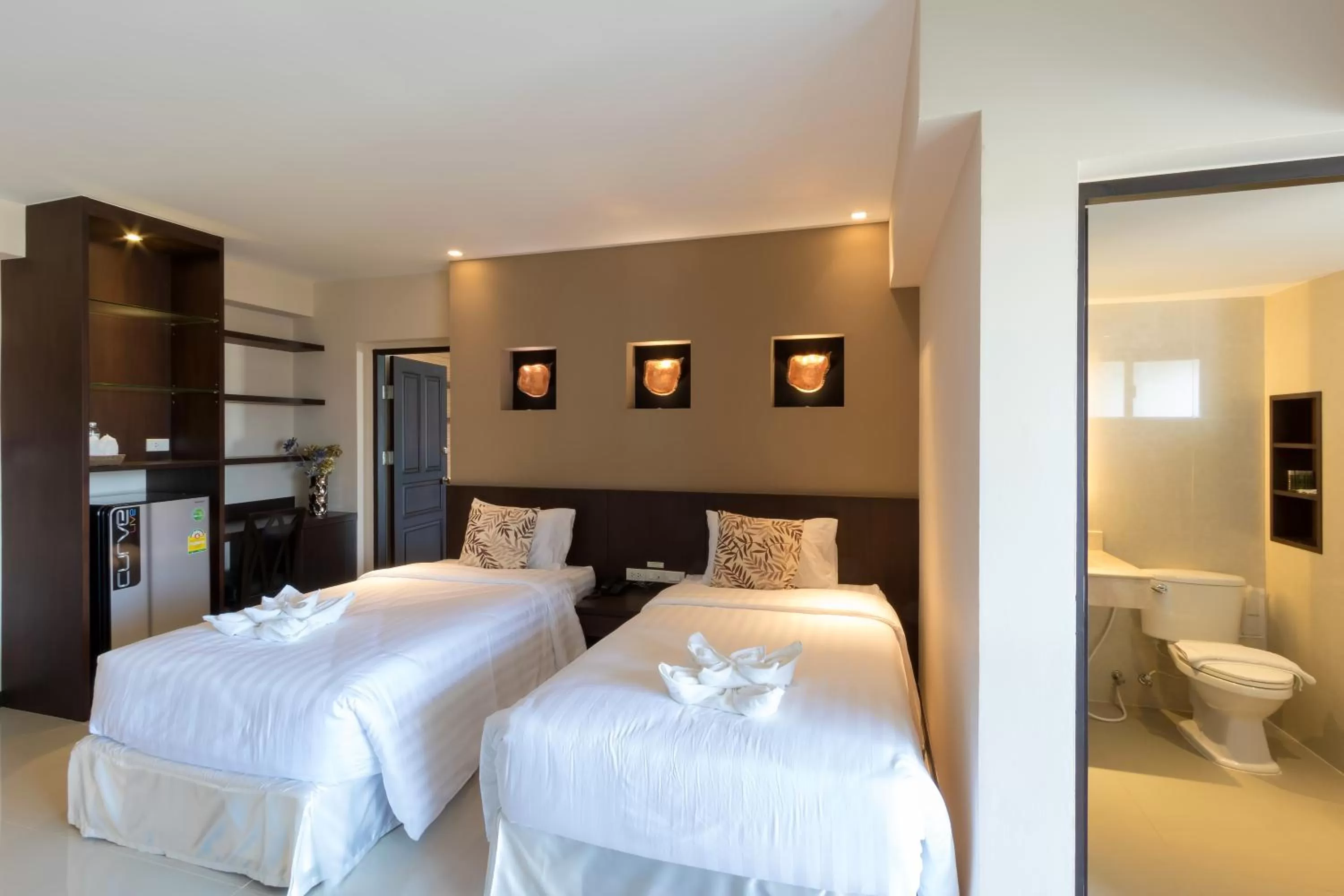 Toilet, Bed in Chateau de Sukhumvit