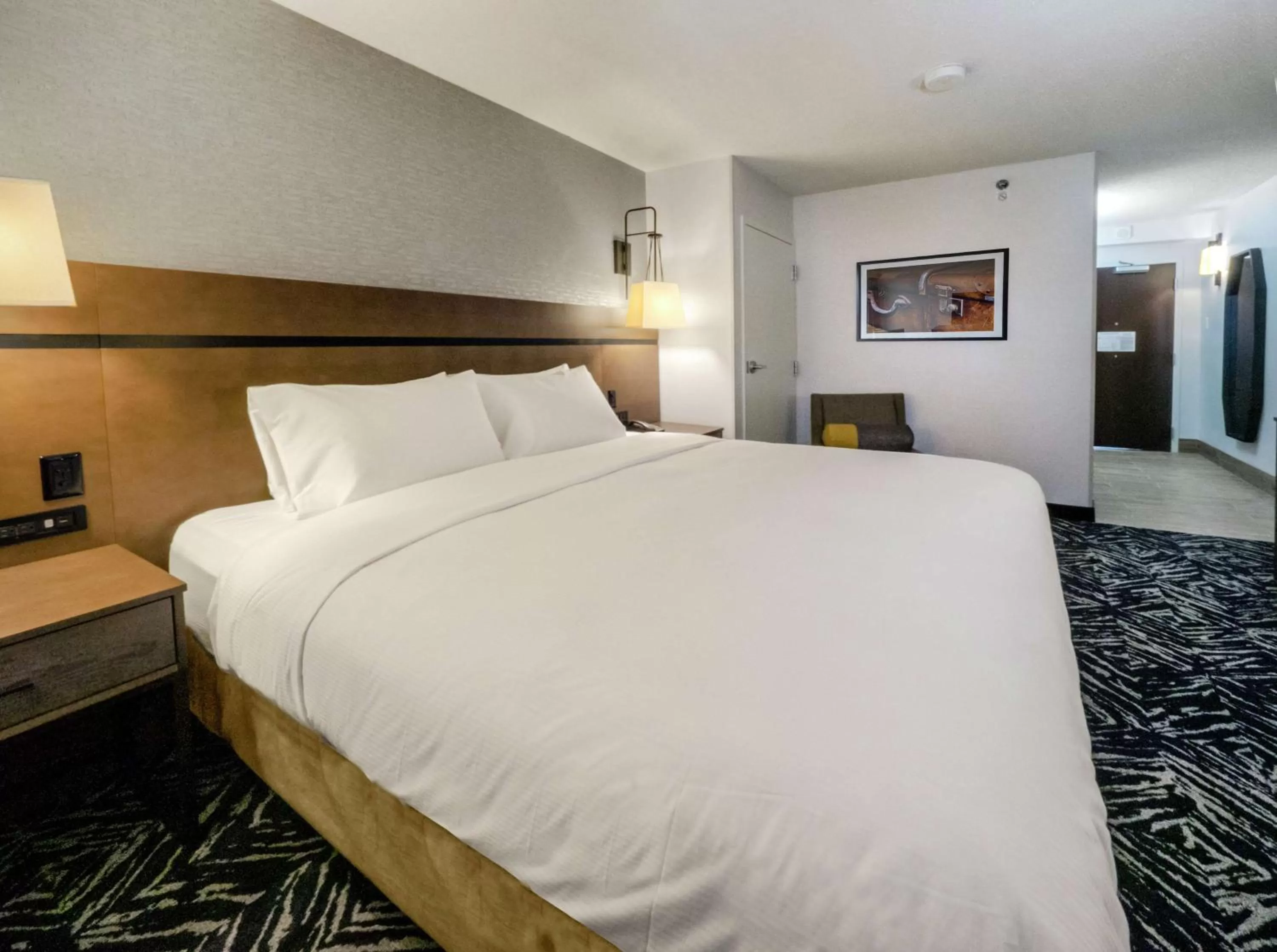 King Room - Hearing Accessible in Doubletree By Hilton Jamestown, Ny