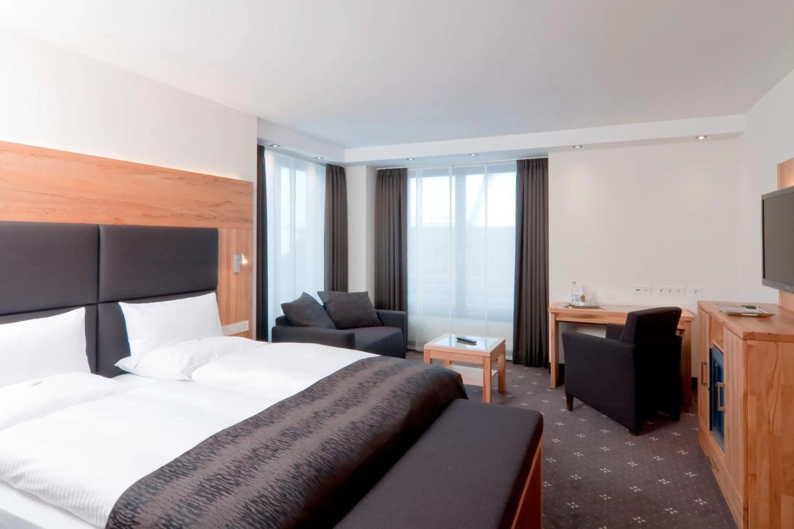 Photo of the whole room, Bed in Ringhotel Niedersachsen