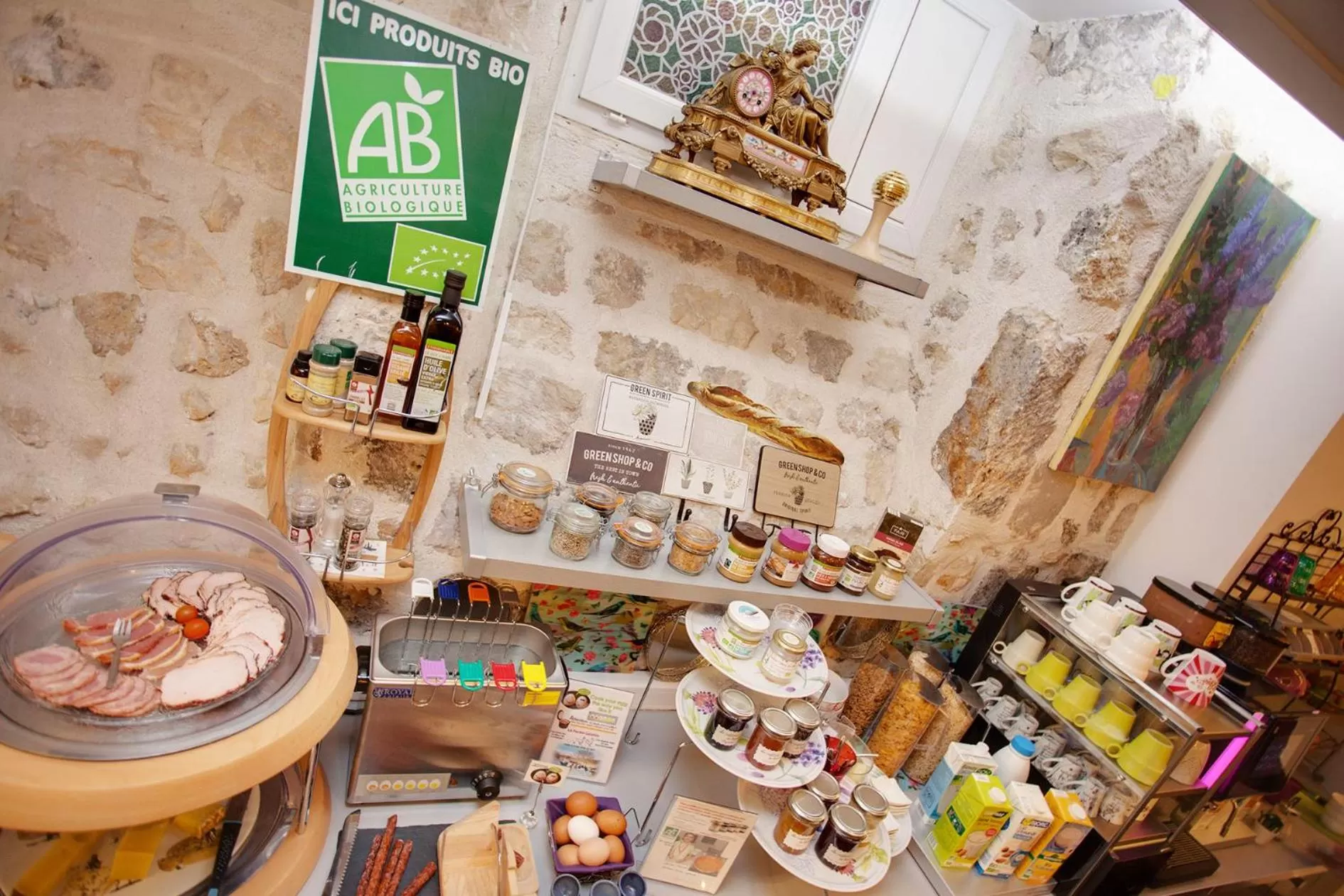 Breakfast in Le Pavillon Hotel