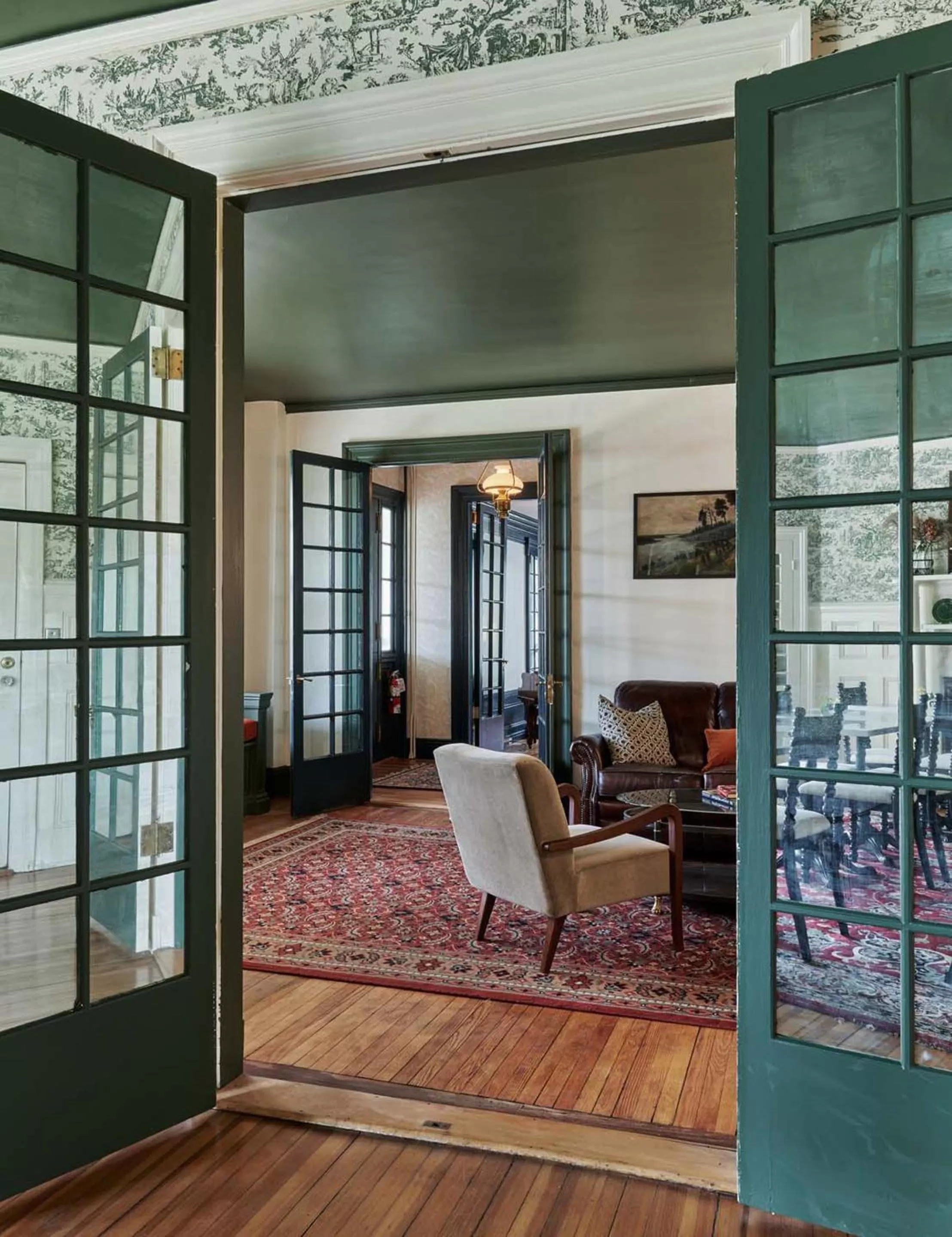 Lounge or bar in The Dewey by The Lenox Collection