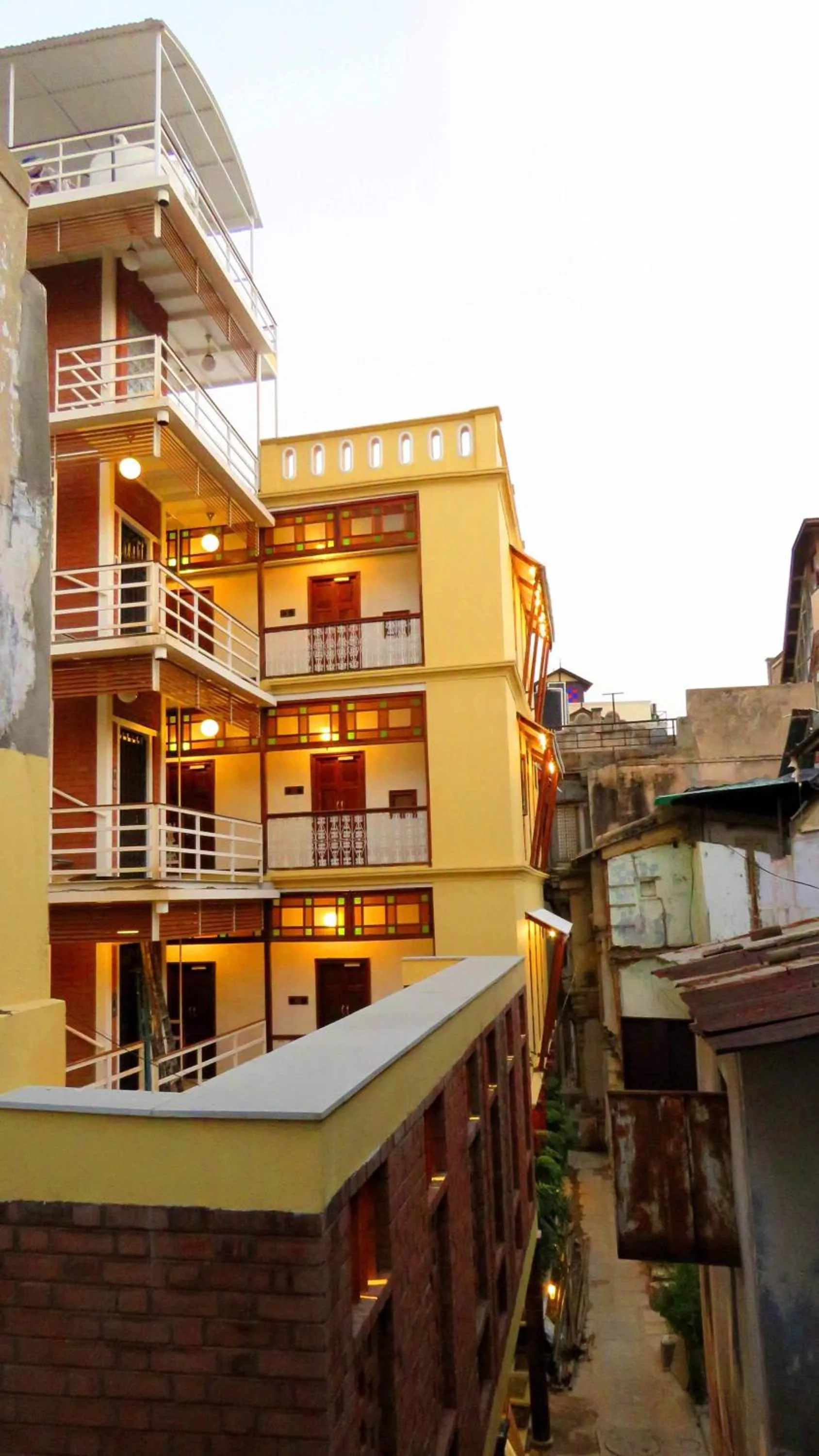 Property building in Mangaldas Ni Haveli II by The House of MG