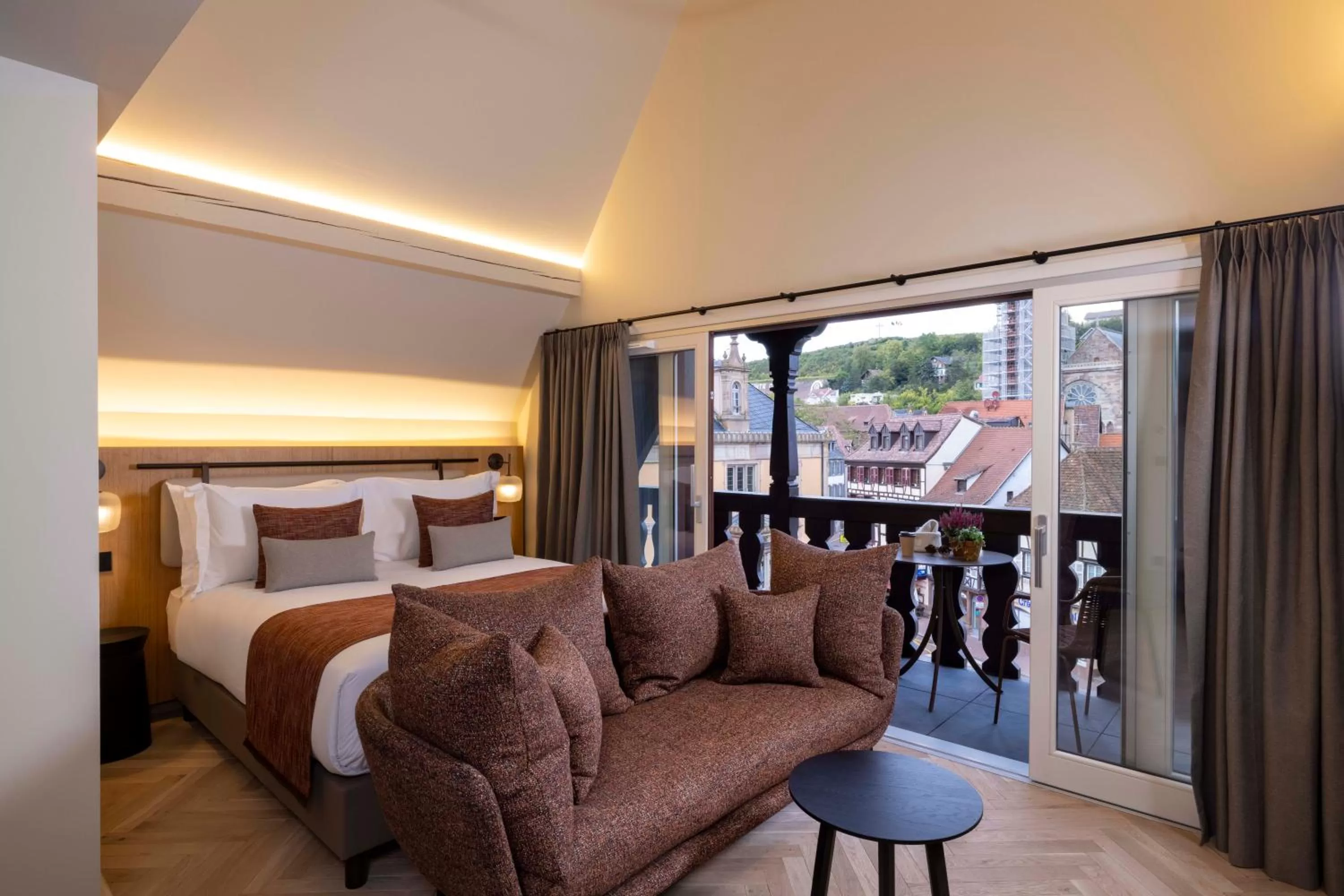 Seating area, Bed in Hotel La Diligence