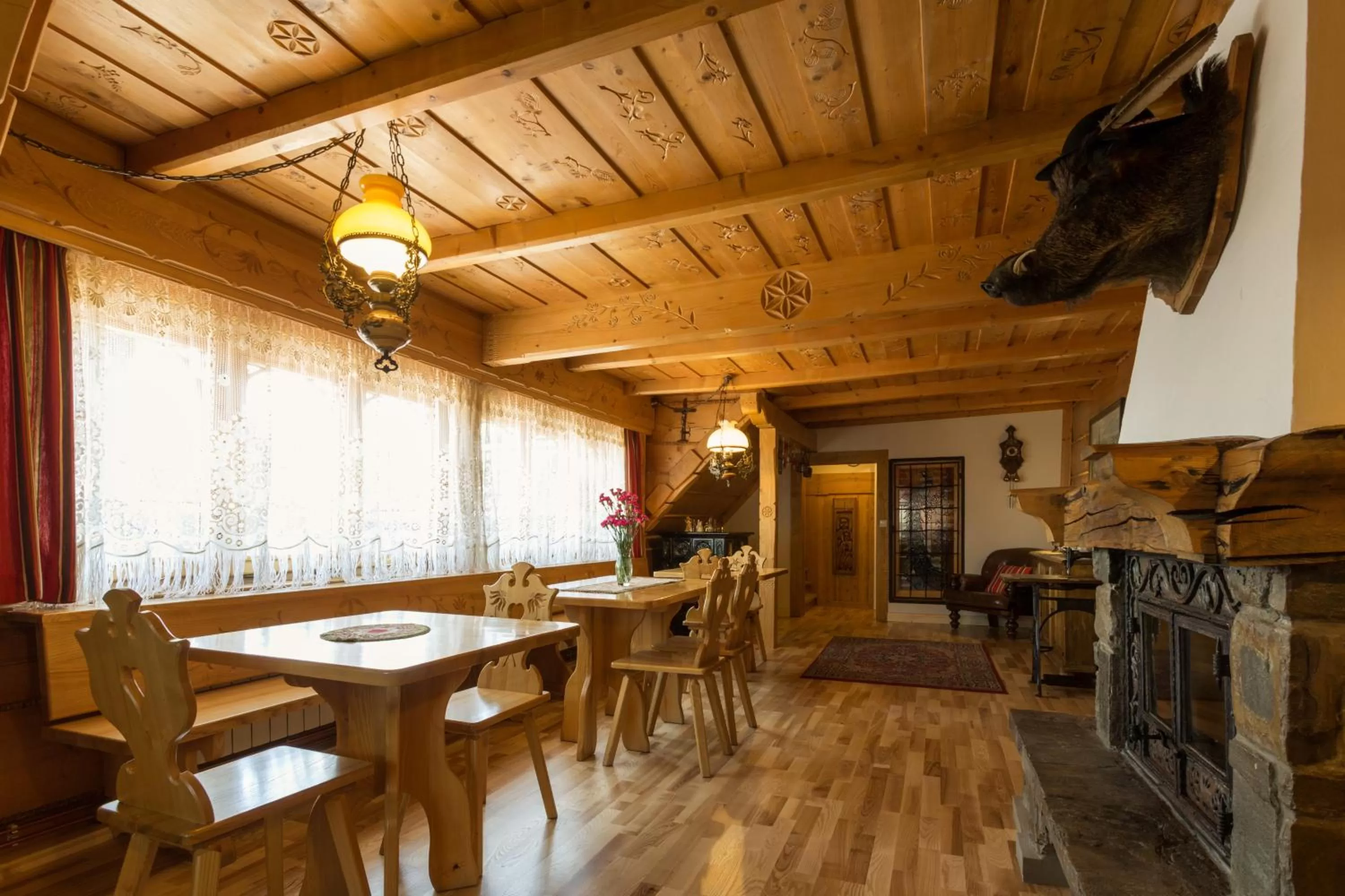 Restaurant/Places to Eat in Rezydencja Bambi