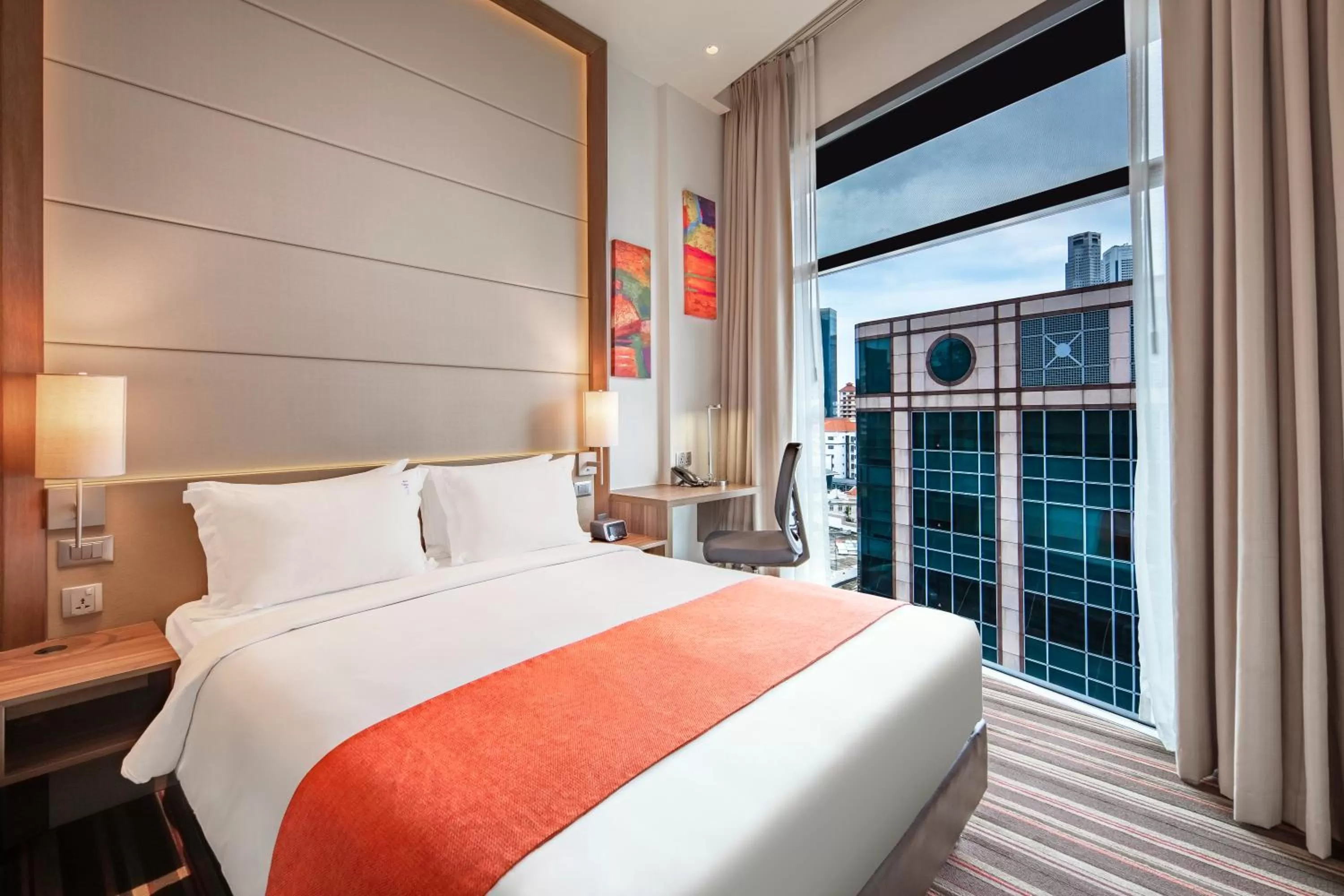 Photo of the whole room, Bed in Holiday Inn Express Singapore Clarke Quay by IHG