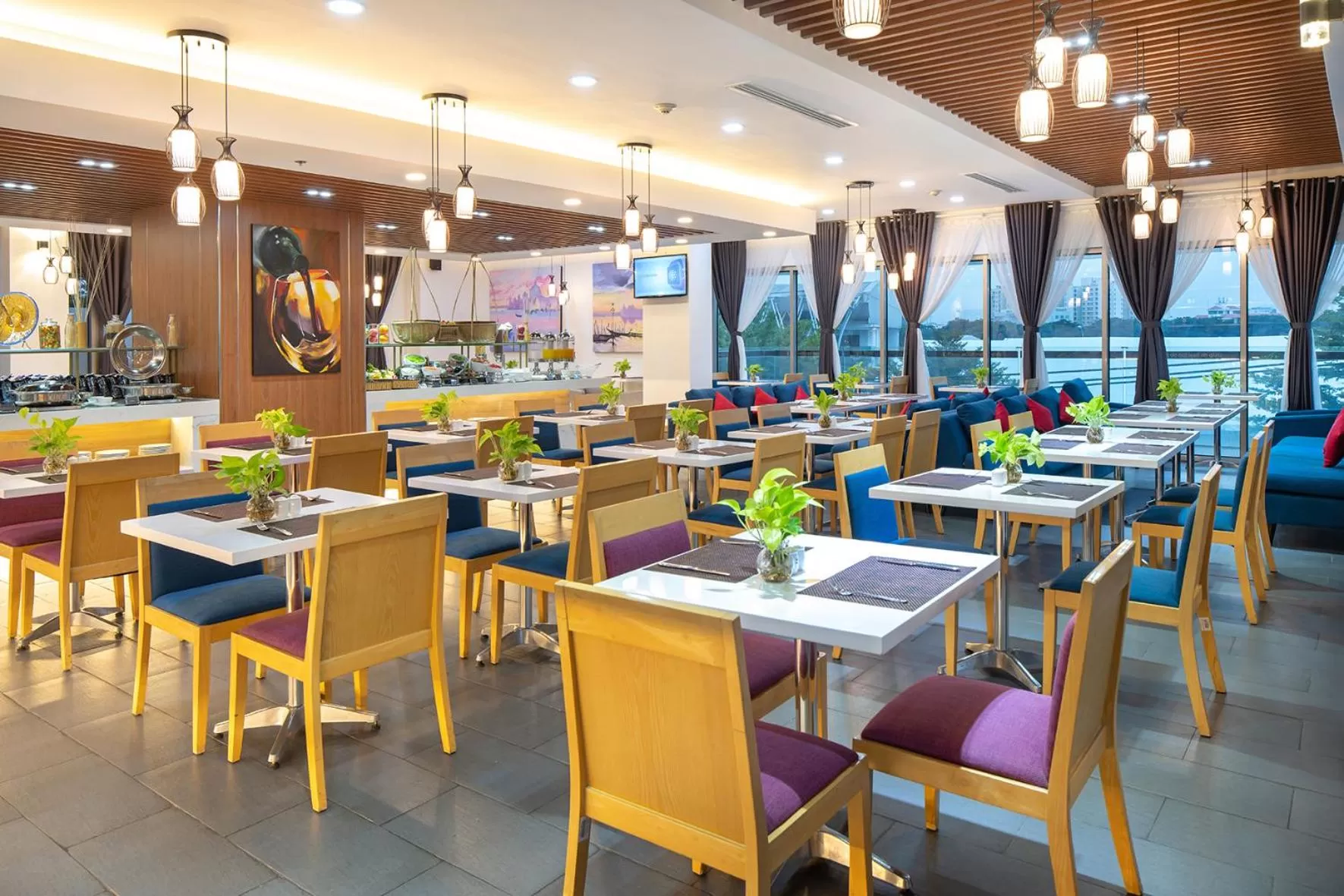 Restaurant/places to eat in Ibis Saigon South