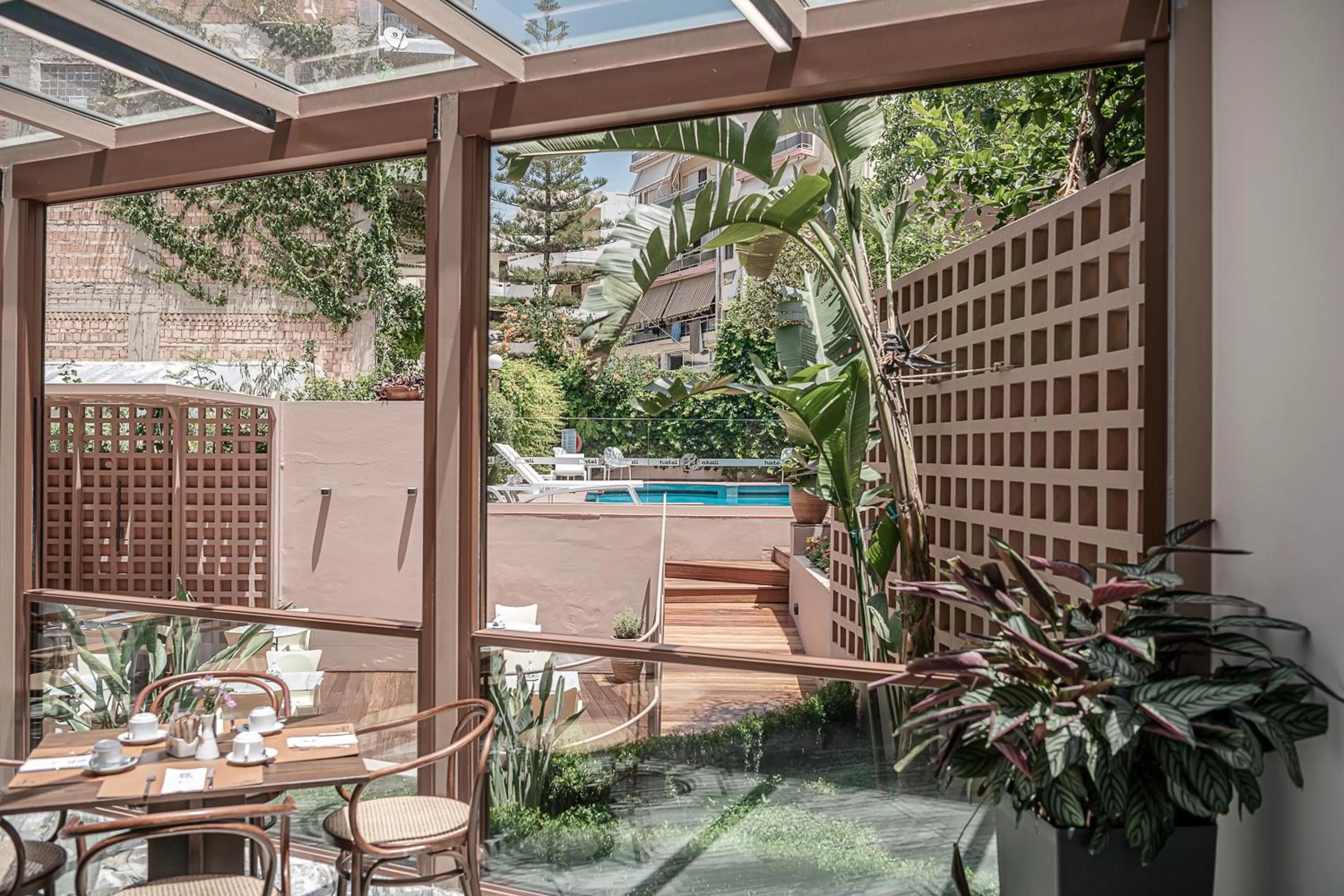 Restaurant/places to eat in Civitel Akali Hotel