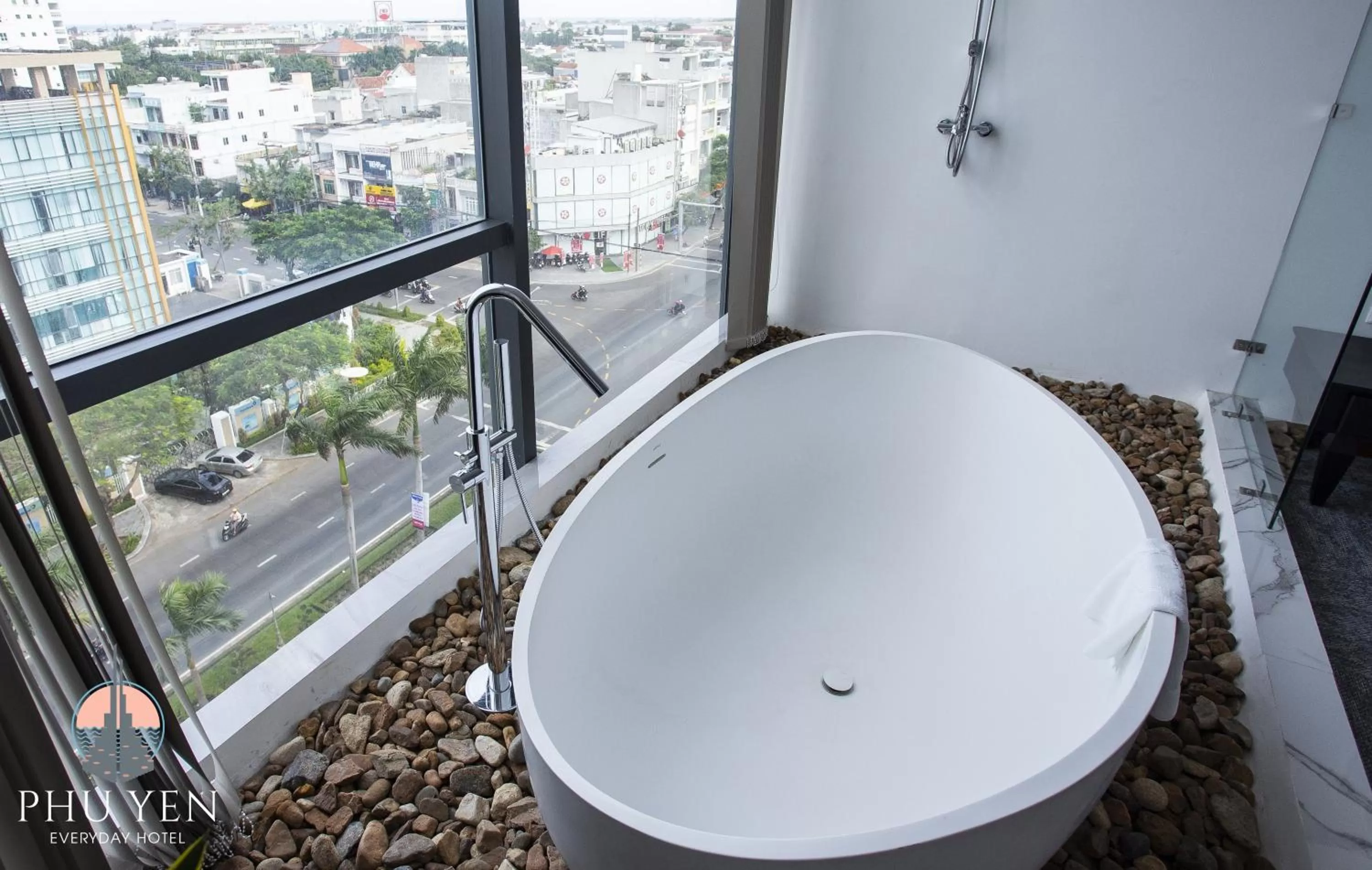 Bathroom in PHÚ YÊN EVERYDAY HOTEL