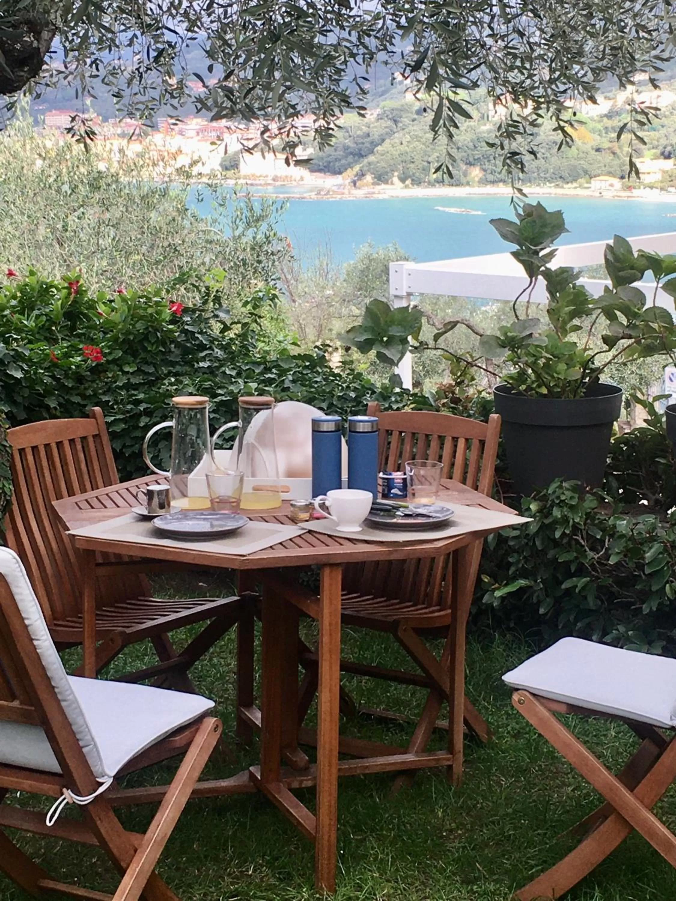 Restaurant/Places to Eat in Velamica Resort