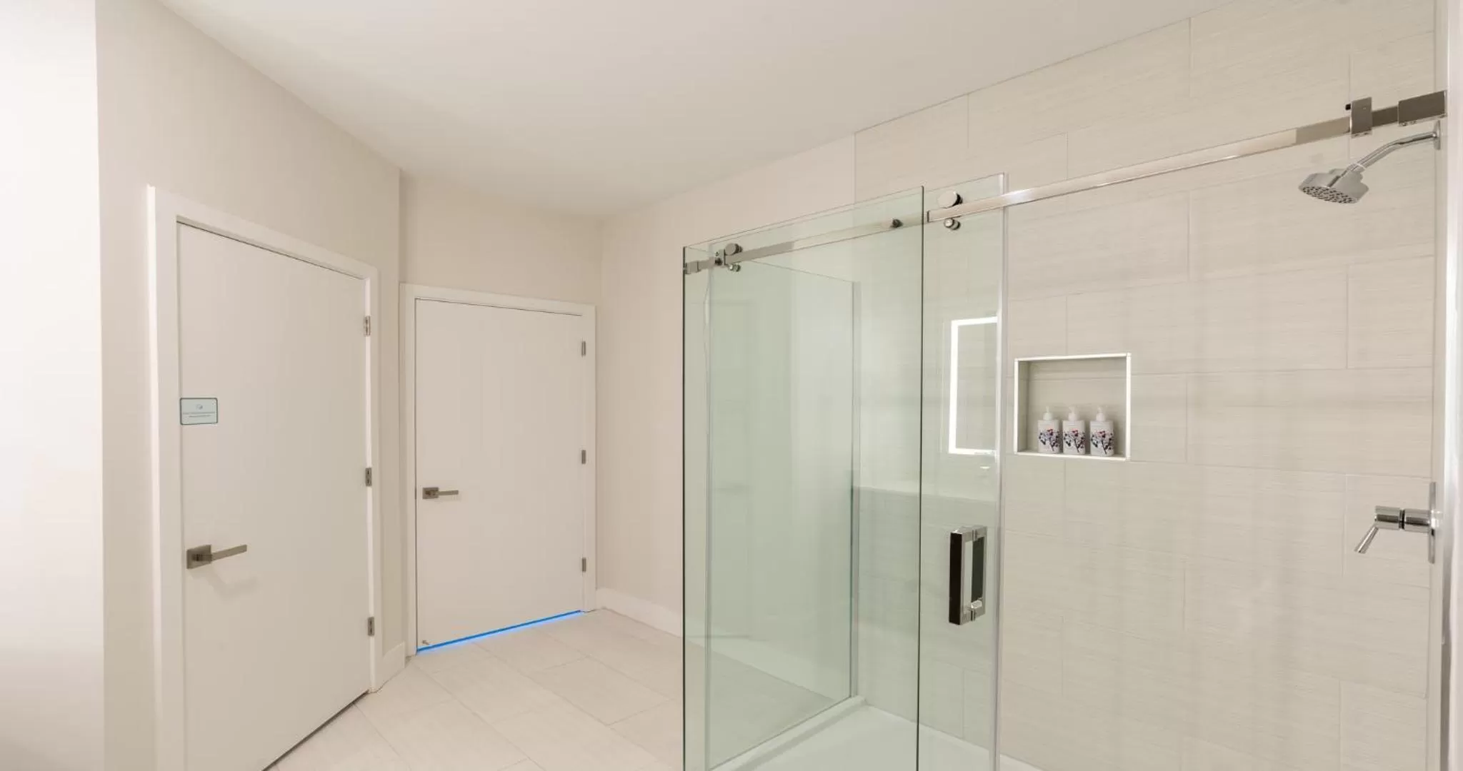 Bathroom in Westshore Apartments by Barsala