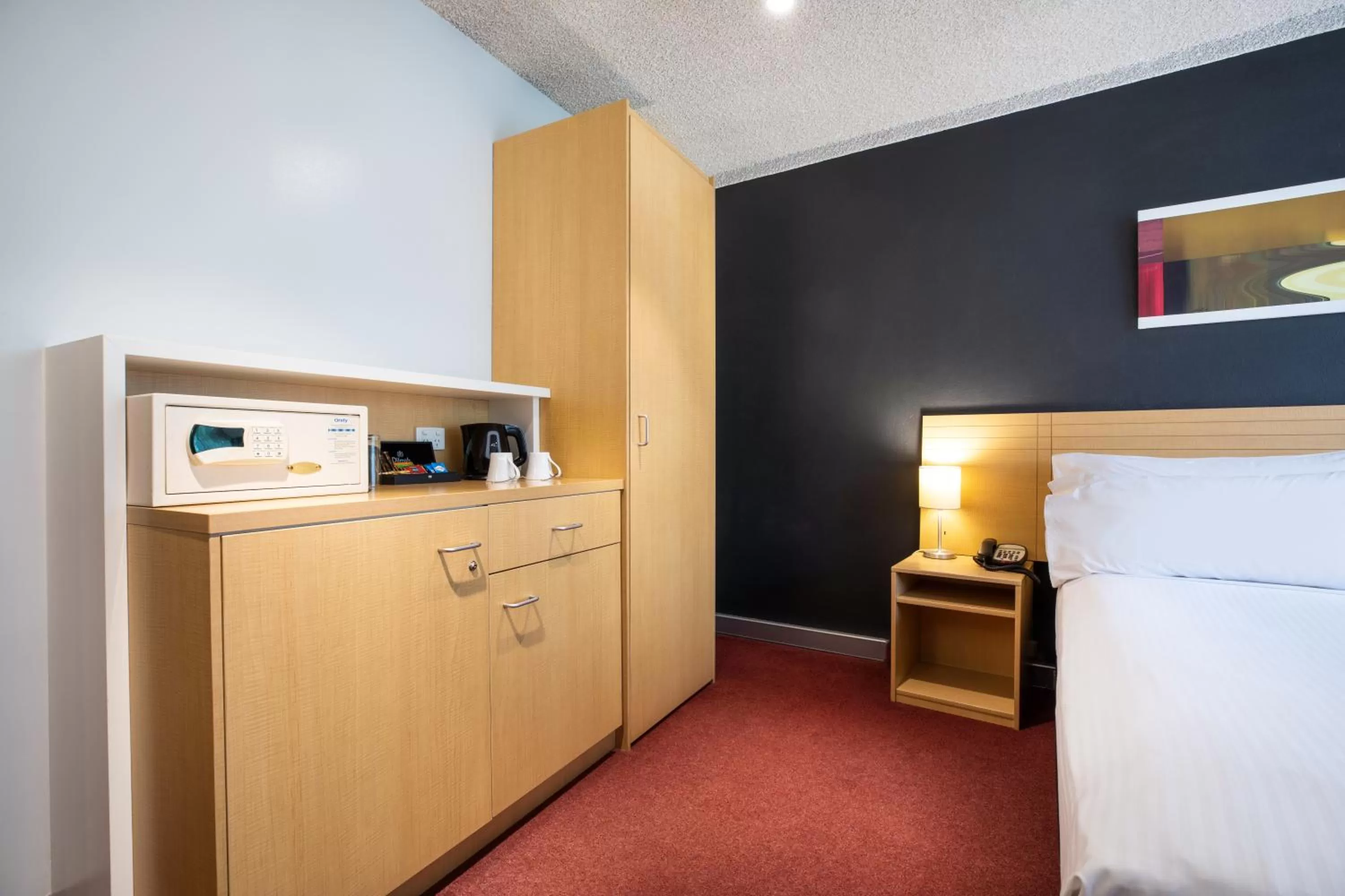 Standard One Queen Bed - Accessible in Holiday Inn Melbourne Airport by IHG