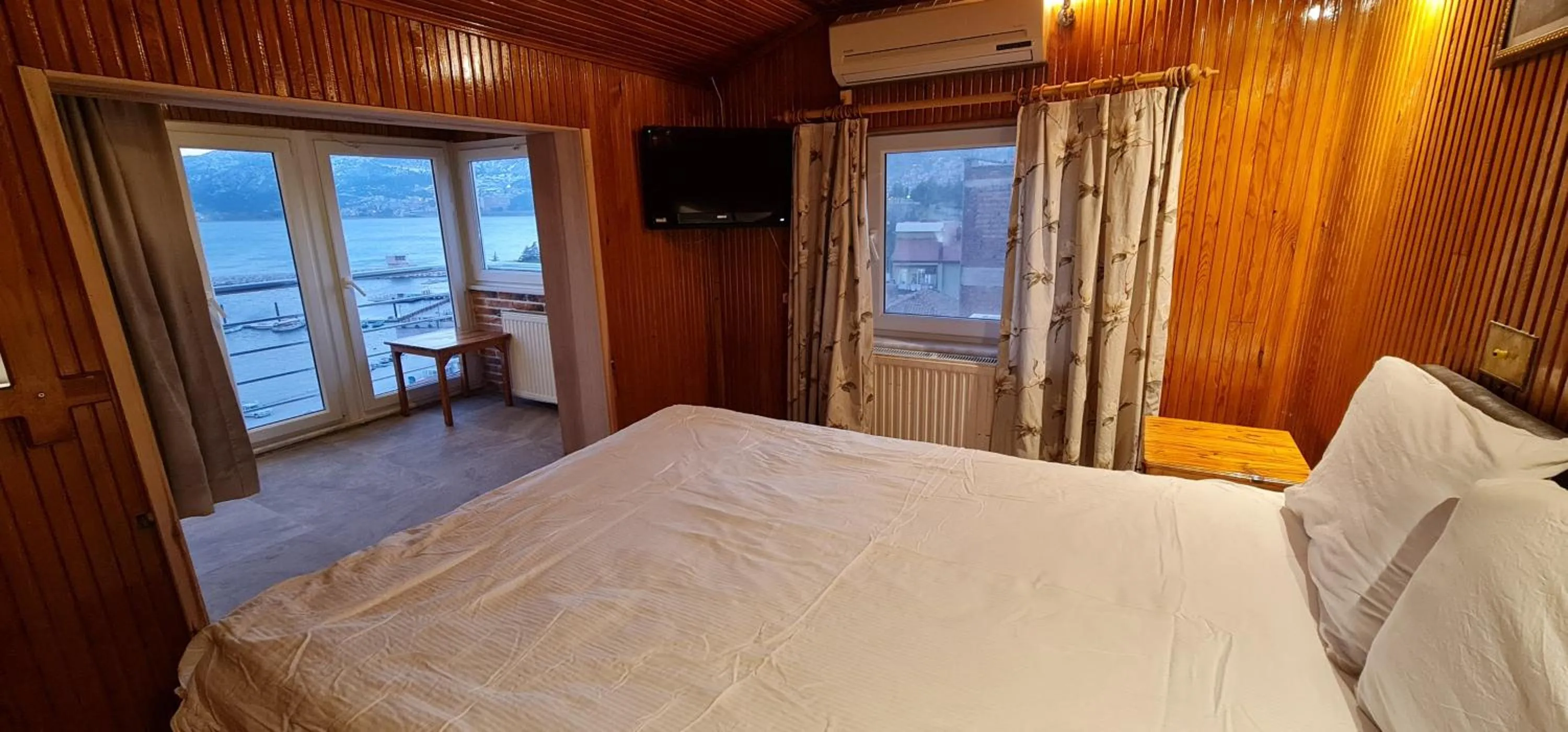 Bedroom, Bed in Lale Pension