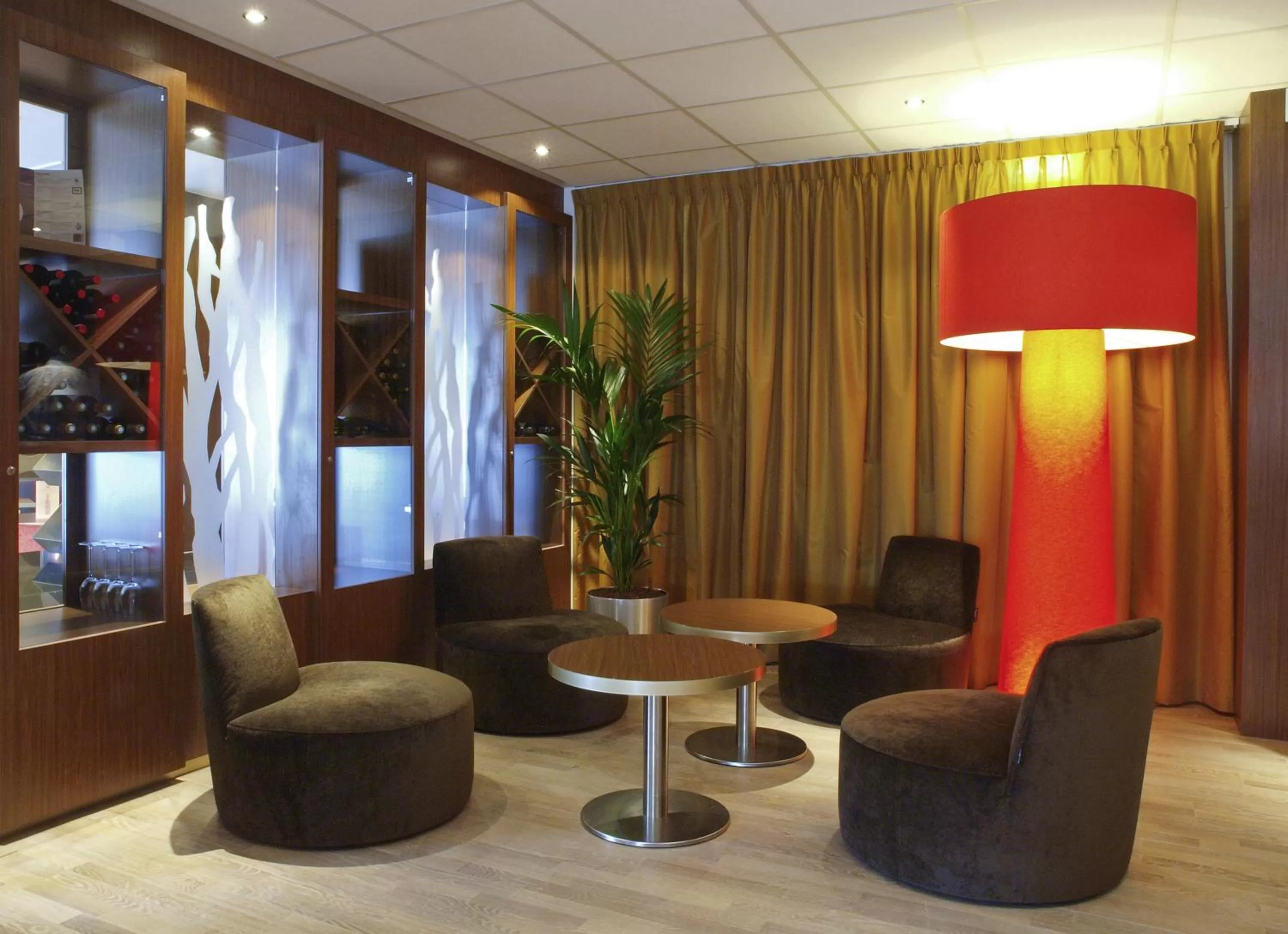 Lounge or bar in Mercure Hotel Groningen Martiniplaza