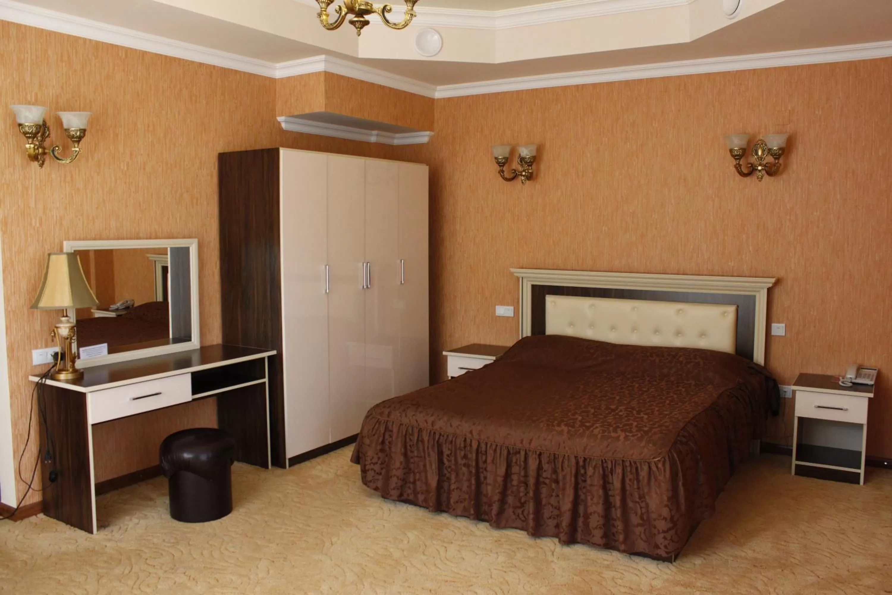 Bedroom, Bed in Diana Hotel