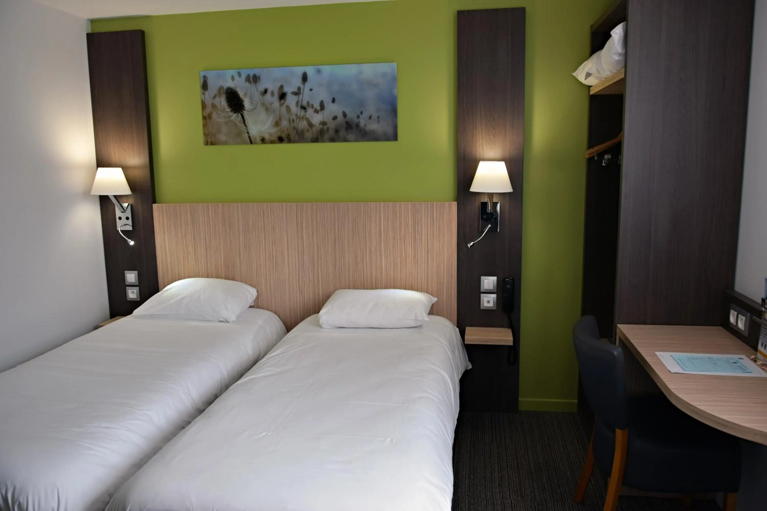 Bedroom, Bed in Contact Hotel Le Seino Marin - Cléon Elbeuf Rouen