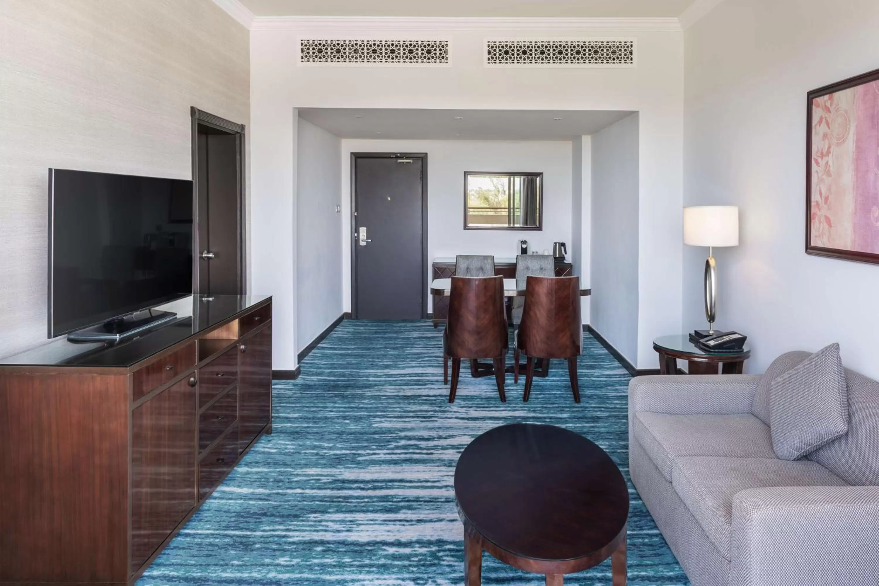 TV and multimedia in Radisson Blu Hotel & Resort, Al Ain