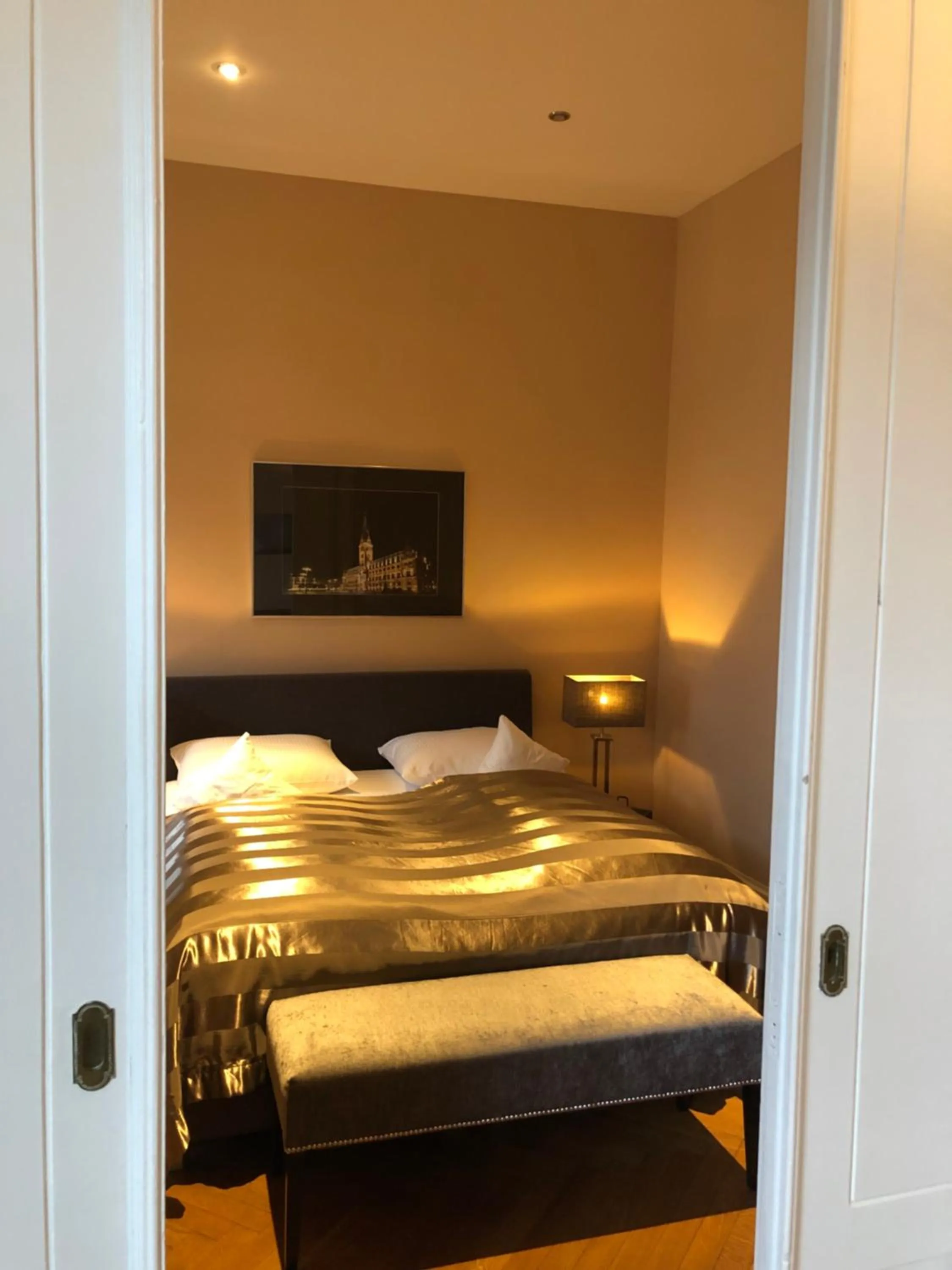 Bedroom, Bed in Hotel Wagner im Dammtorpalais