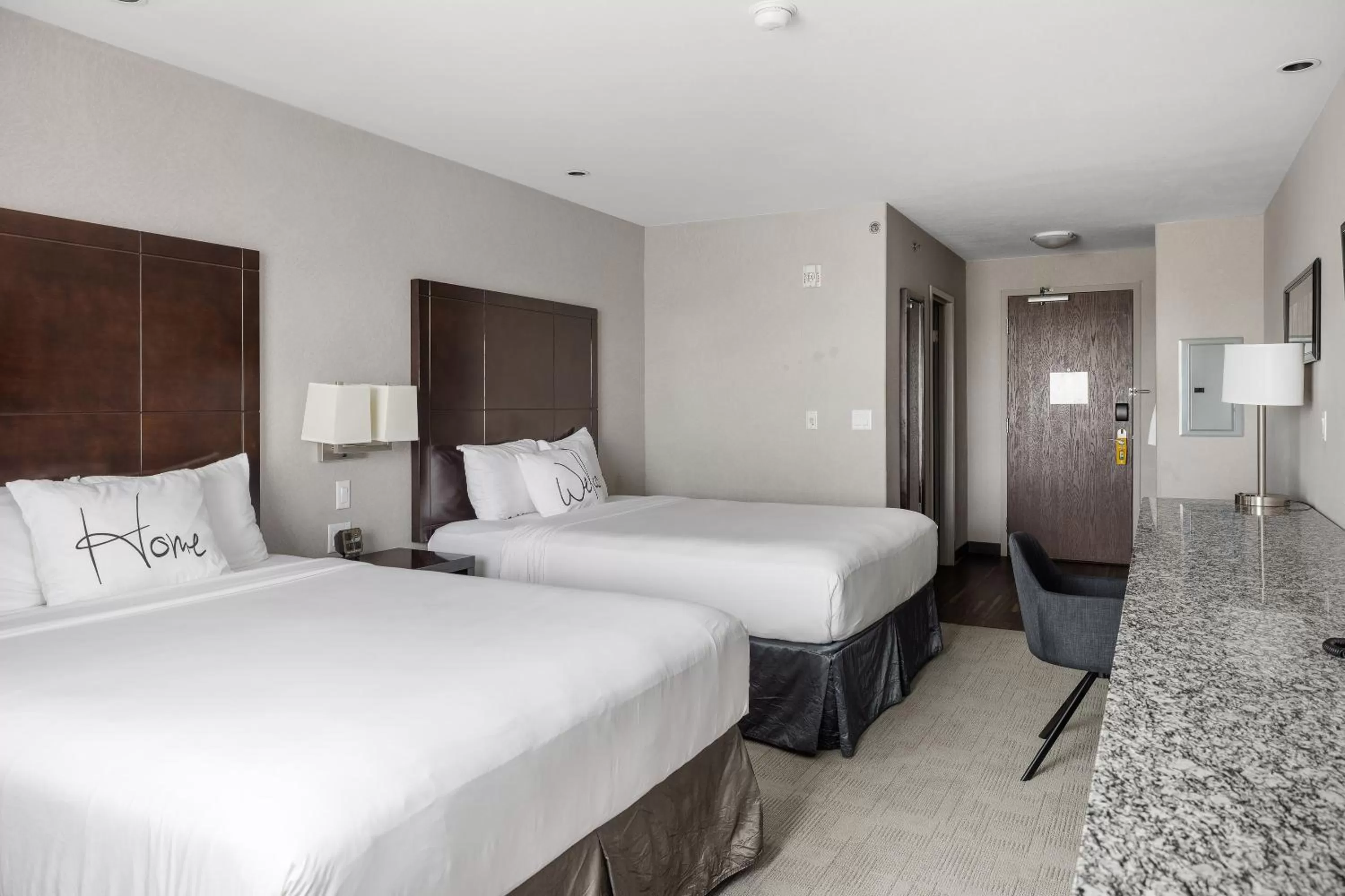 Bedroom, Bed in Home Inn & Suites Yorkton
