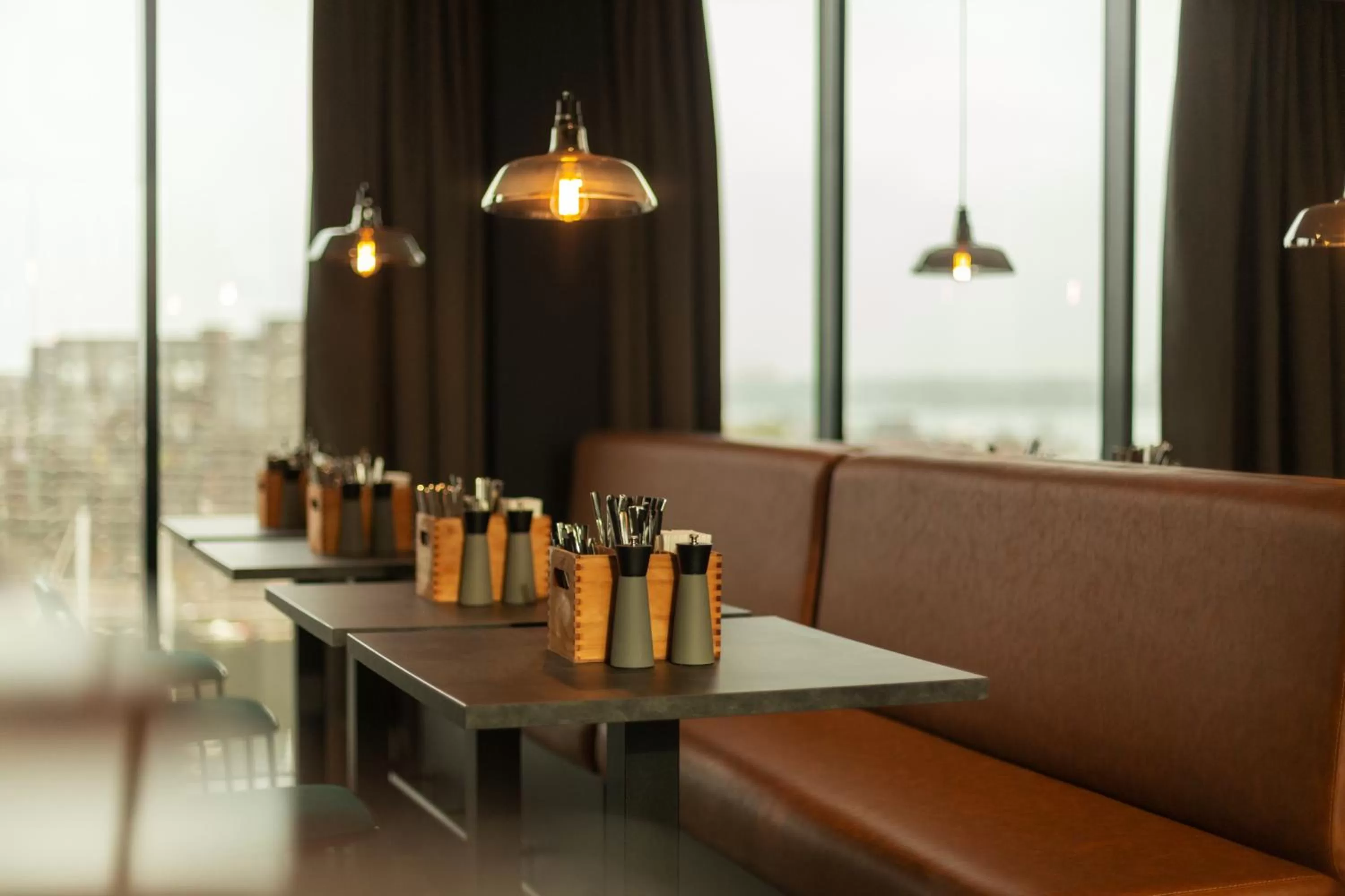 Restaurant/places to eat in Holiday Inn - the niu, Fender Amsterdam