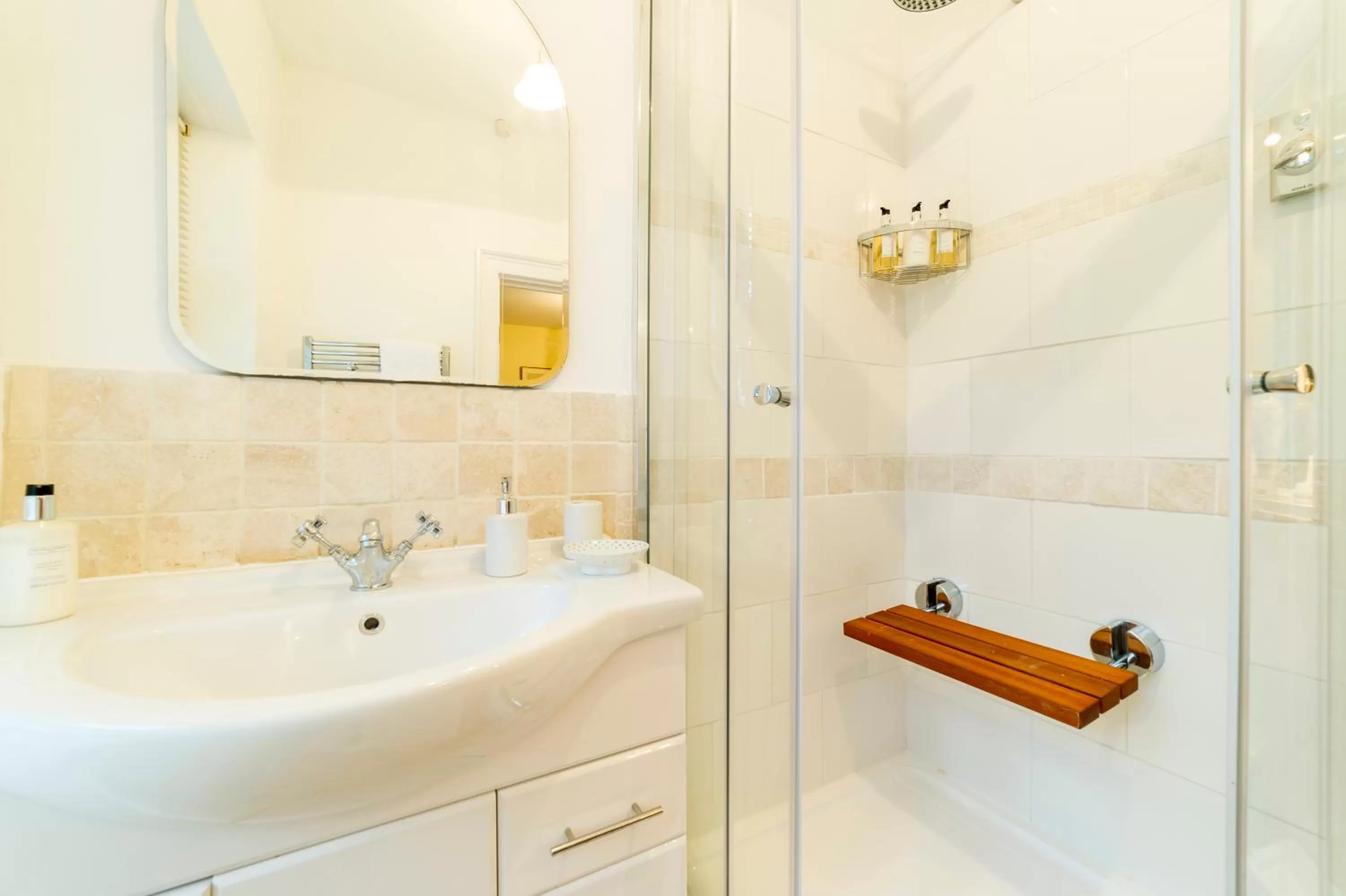 Bathroom in Molland Manor House Bed & Breakfast