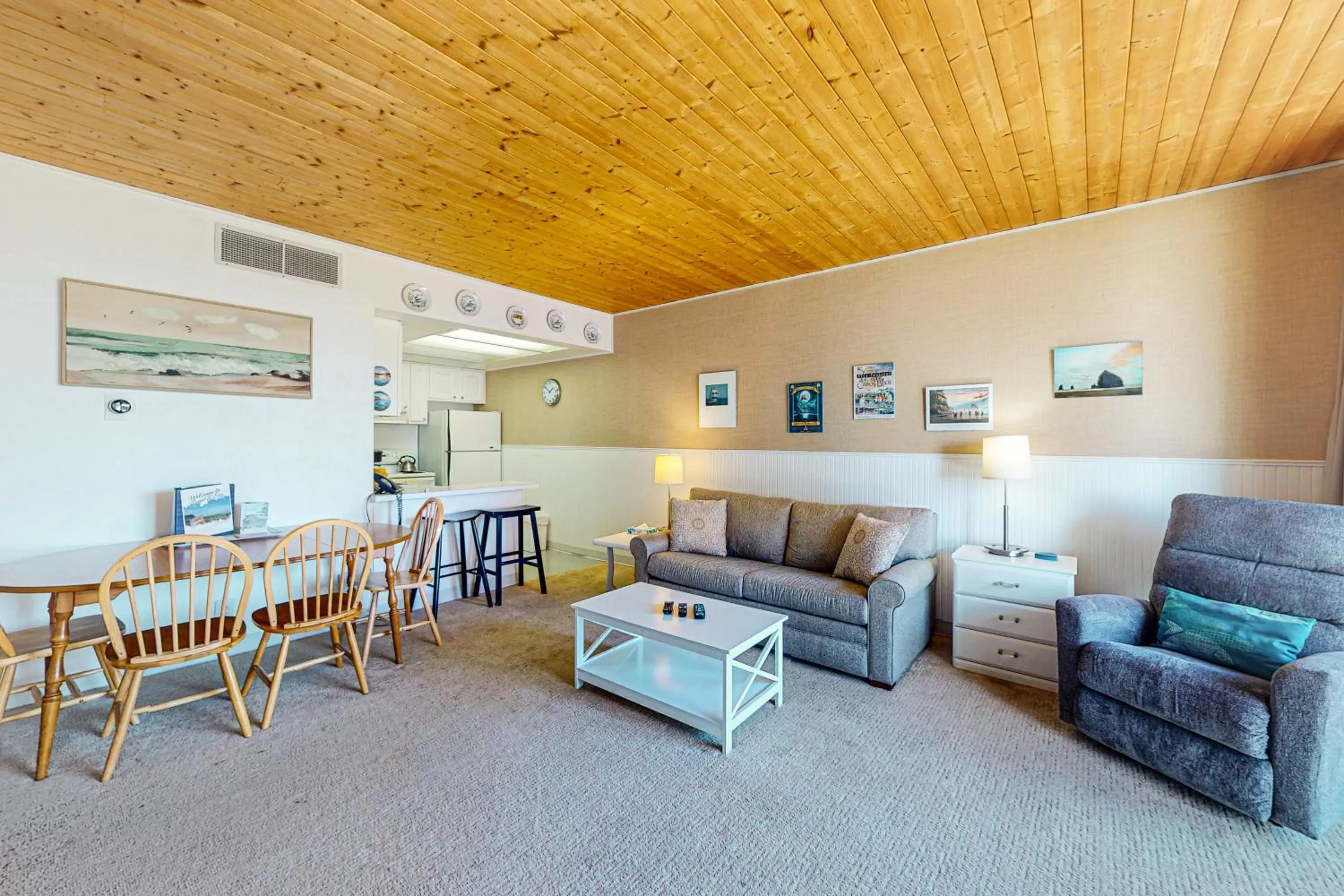 Seating Area in Sand & Sea: Agate Hunter (210)