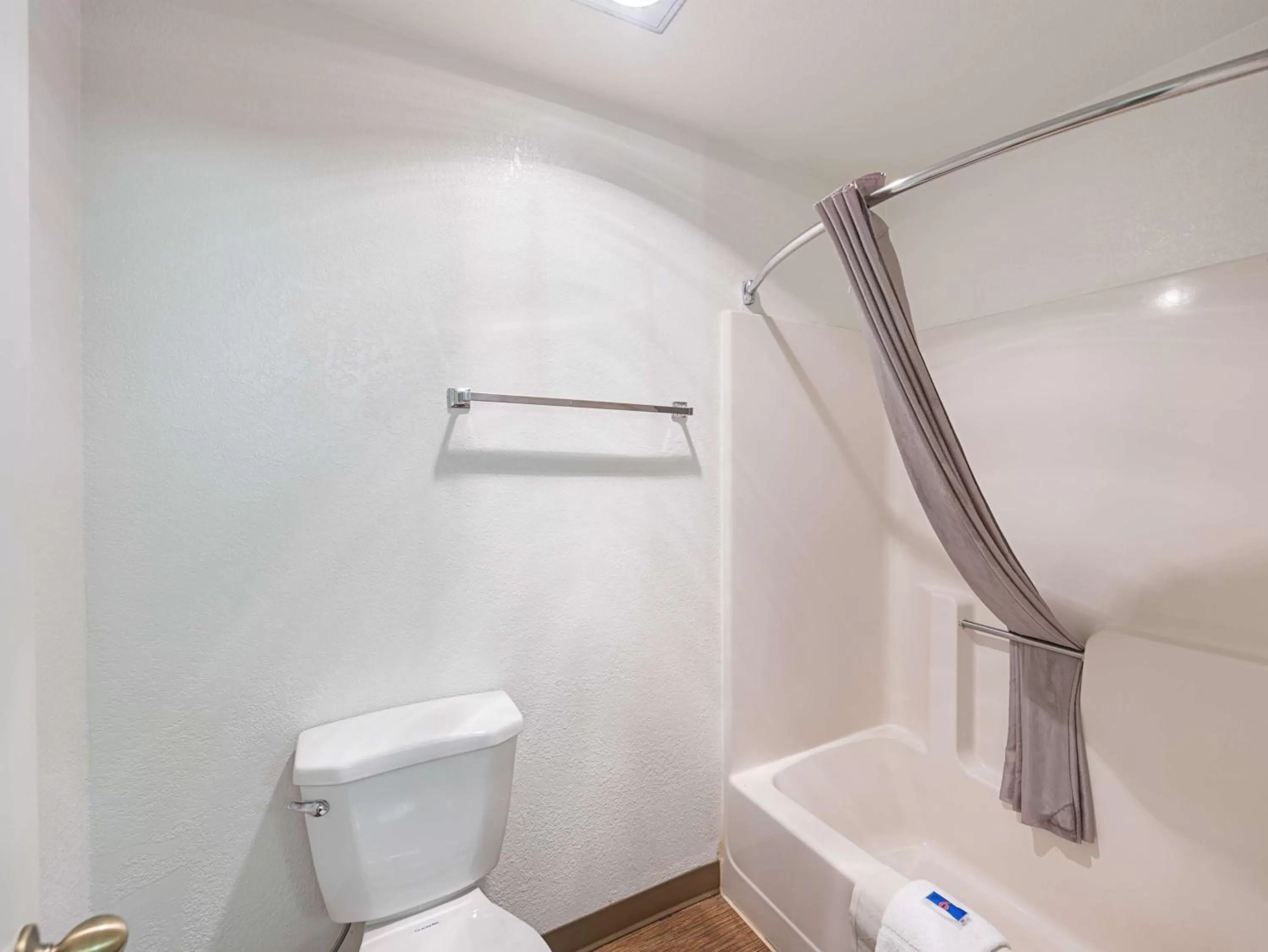 Photo of the whole room in Motel 6 Gold Beach