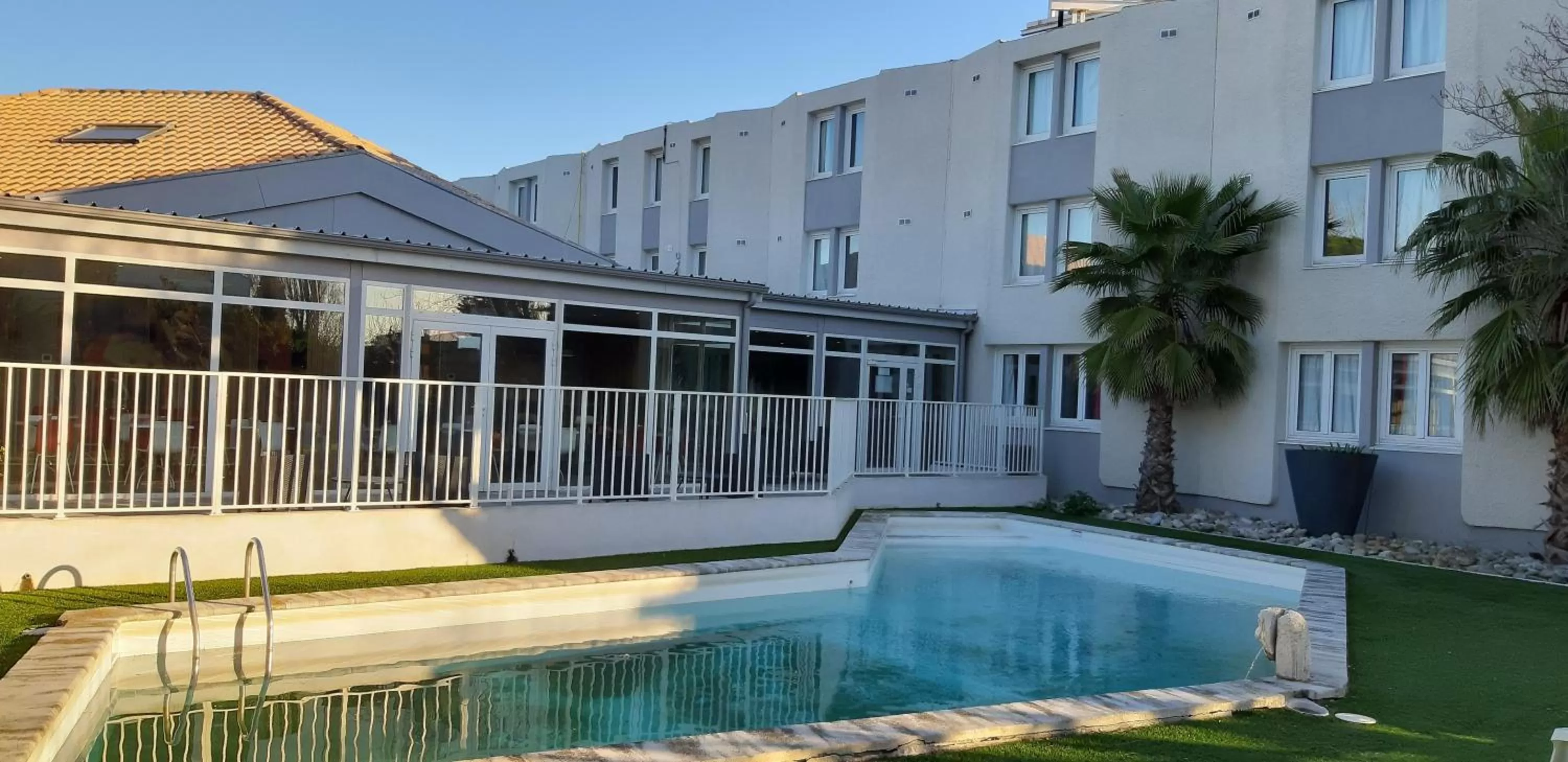 Property building in ibis Arles