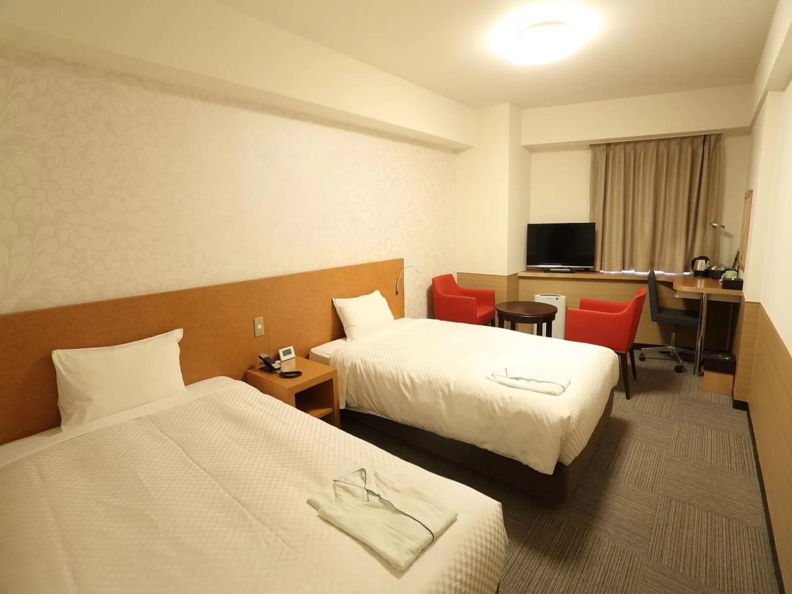 Photo of the whole room, Bed in Hotel Century Art