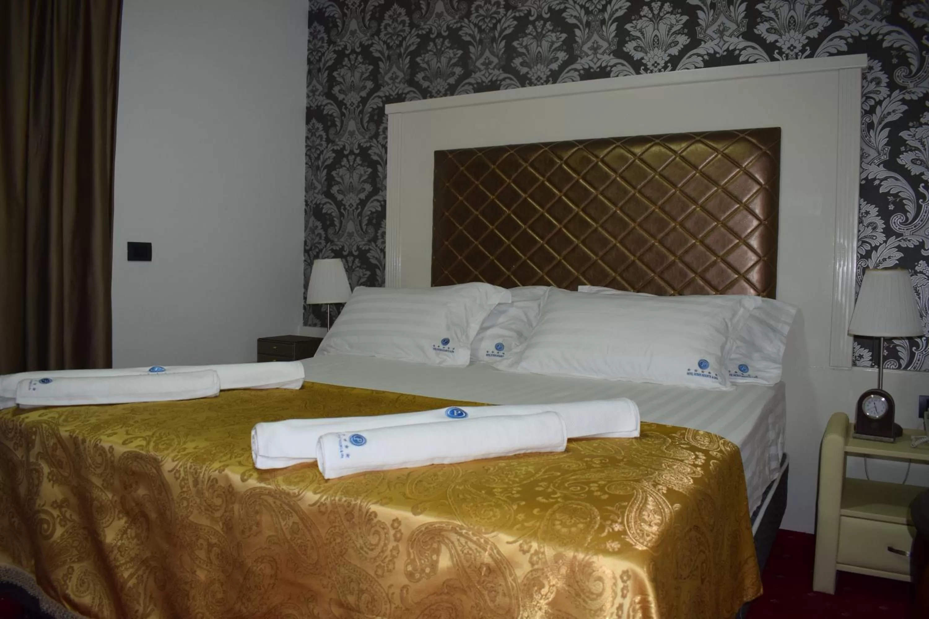 Photo of the whole room, Bed in Petriti & Spa