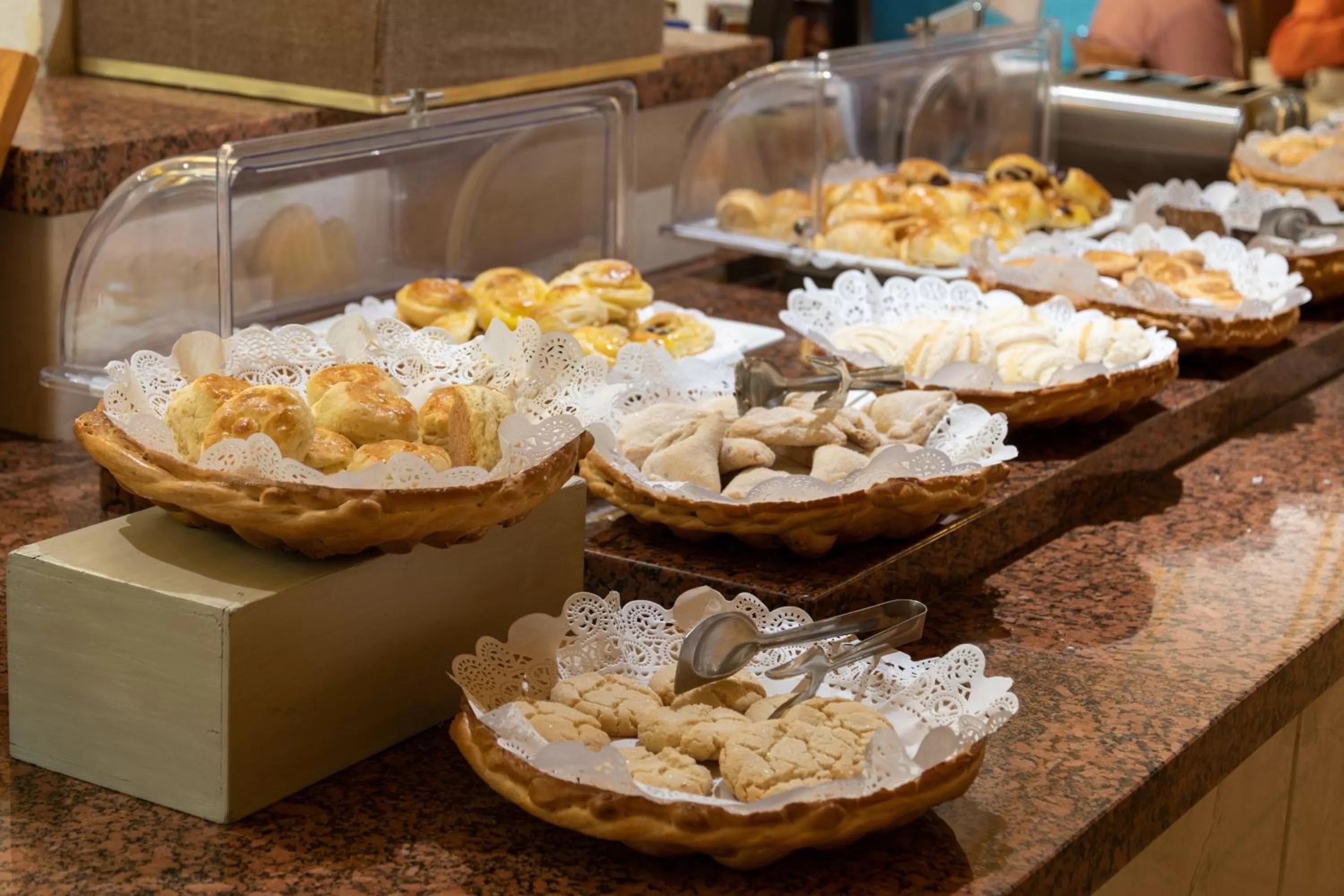 Restaurant/places to eat in Holiday Inn Guadalajara Expo Plaza del Sol by IHG