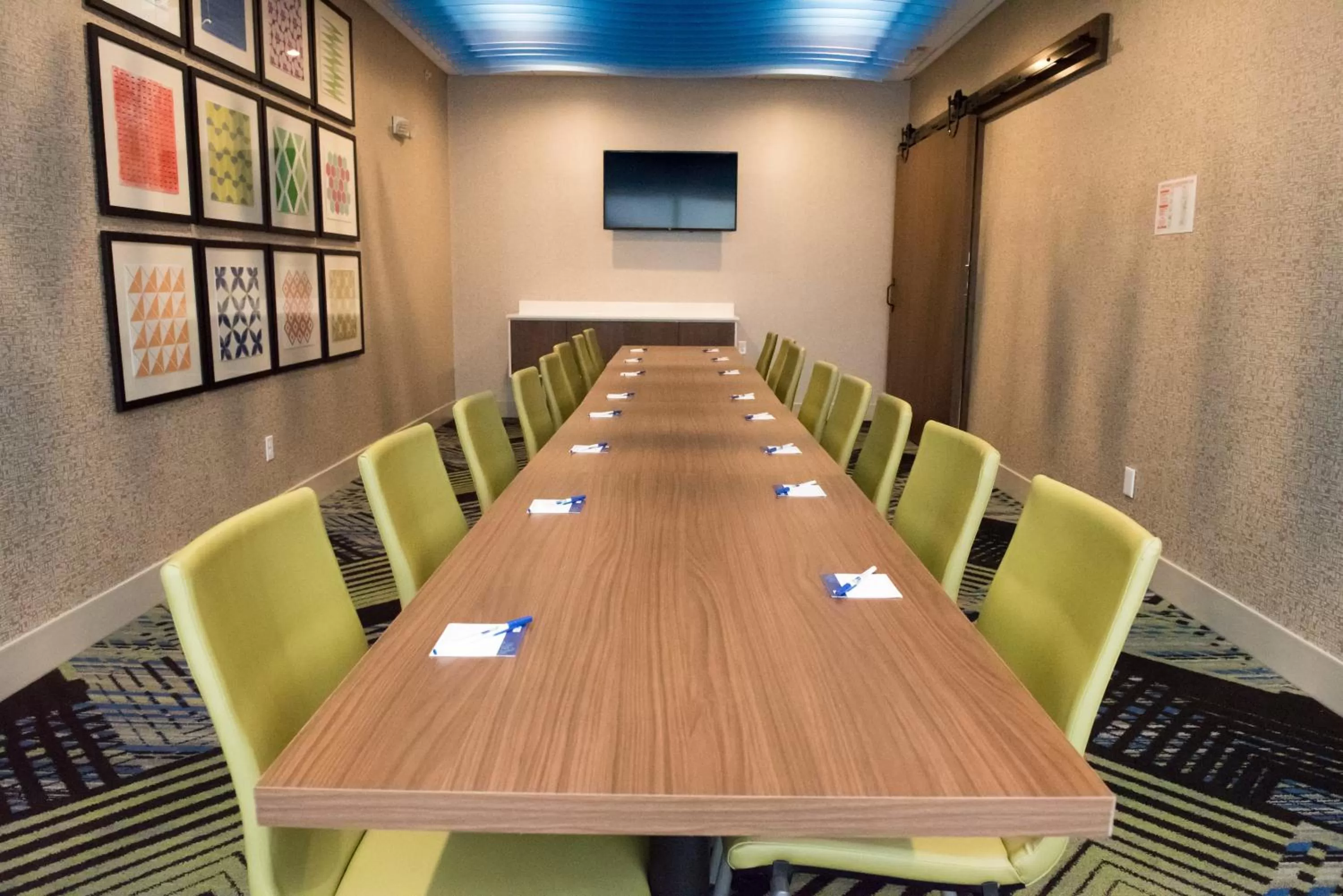 Meeting/conference room in Holiday Inn Express & Suites Dayton North - Vandalia by IHG