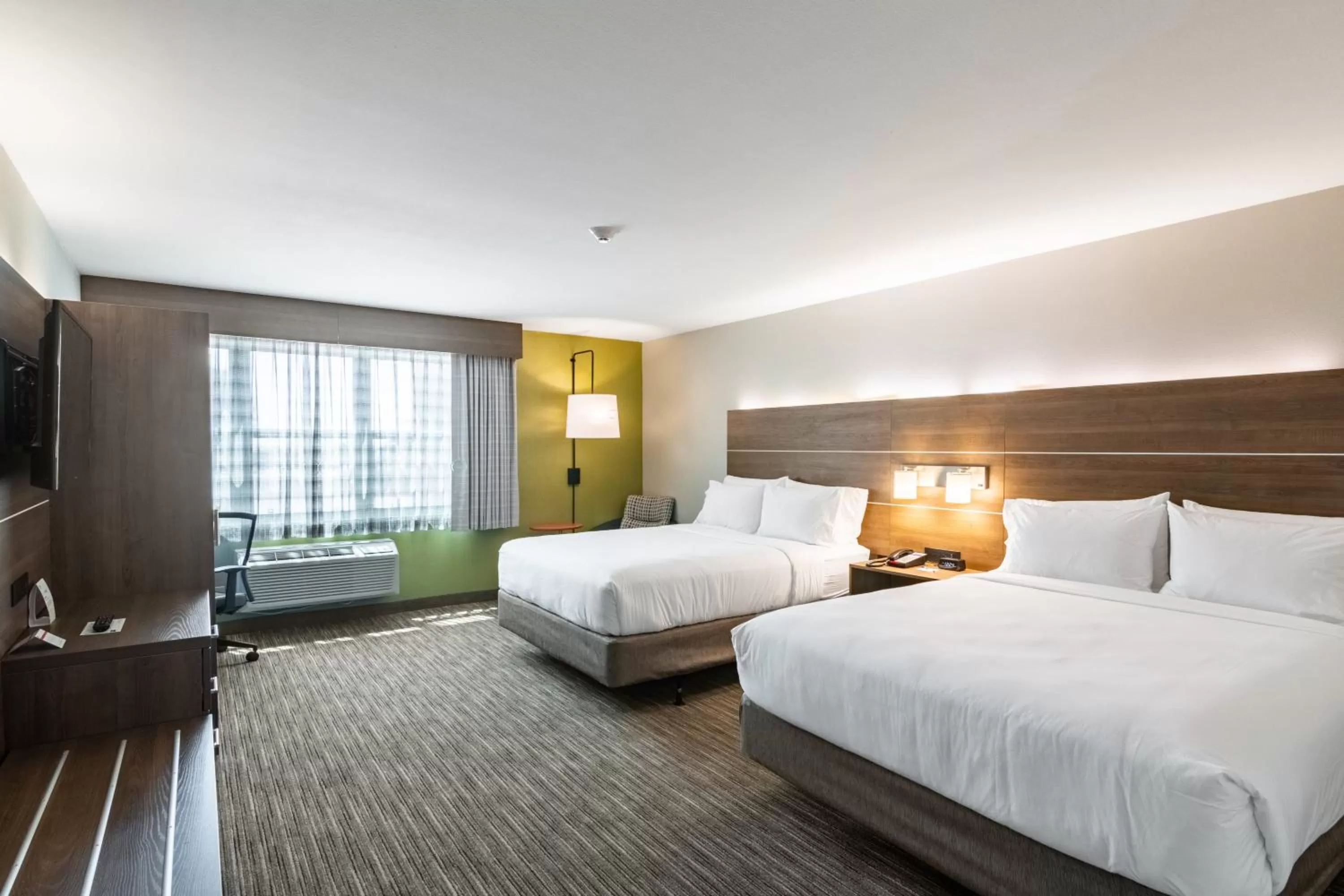 Photo of the whole room, Bed in Holiday Inn Express & Suites Camarillo by IHG