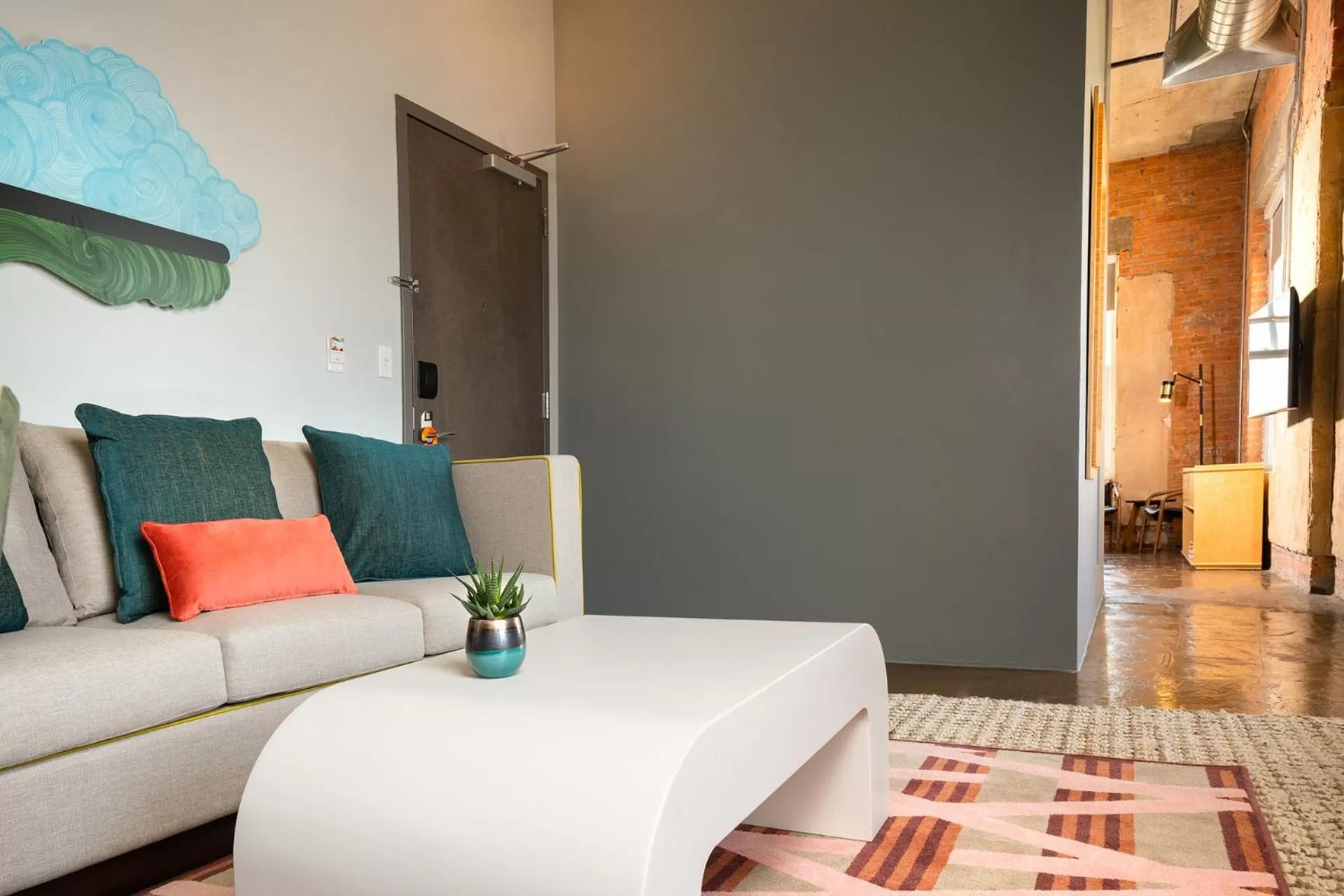 Living room in Canvas Hotel Dallas
