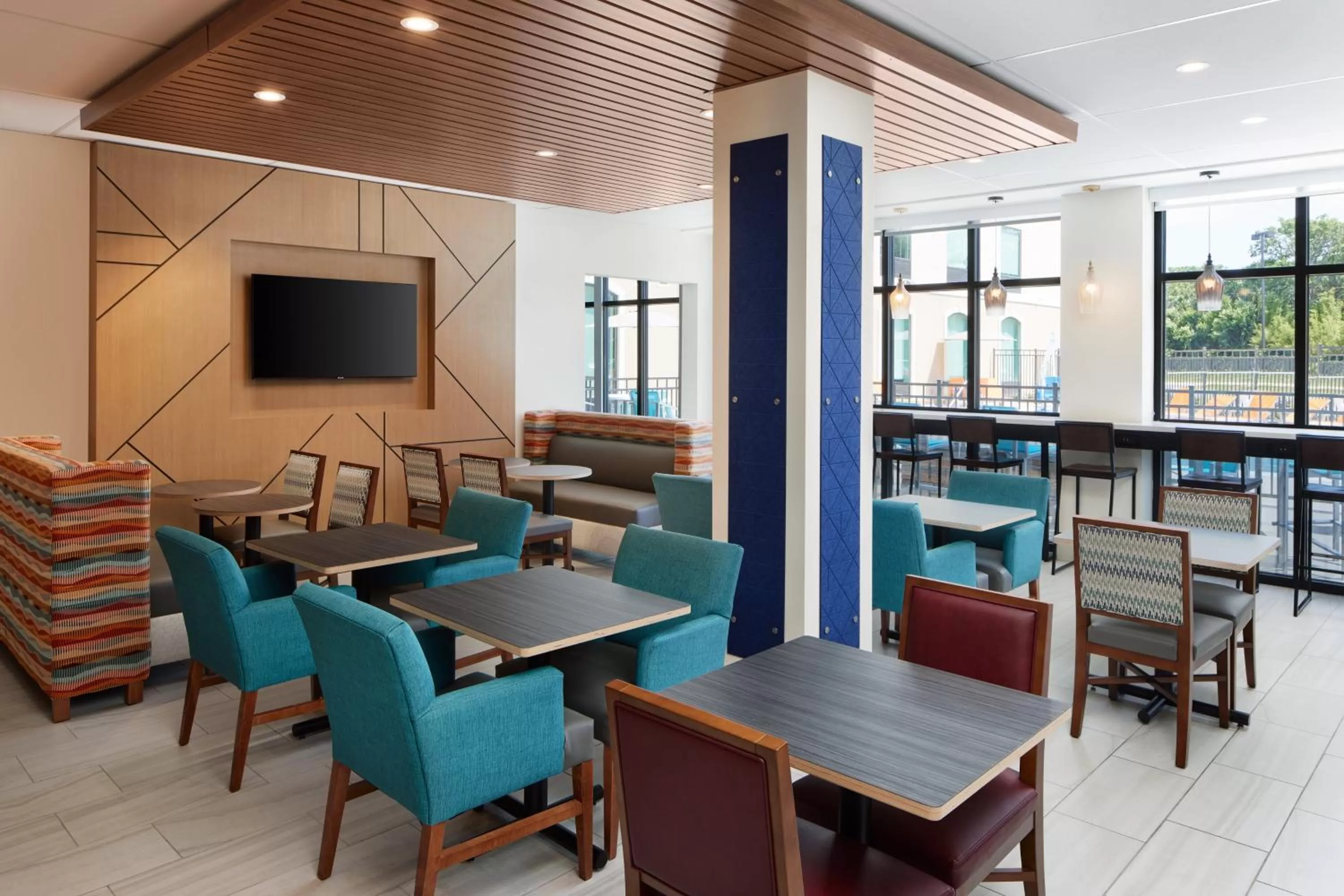 Breakfast in Holiday Inn Express & Suites Gulf Breeze - Pensacola Area by IHG