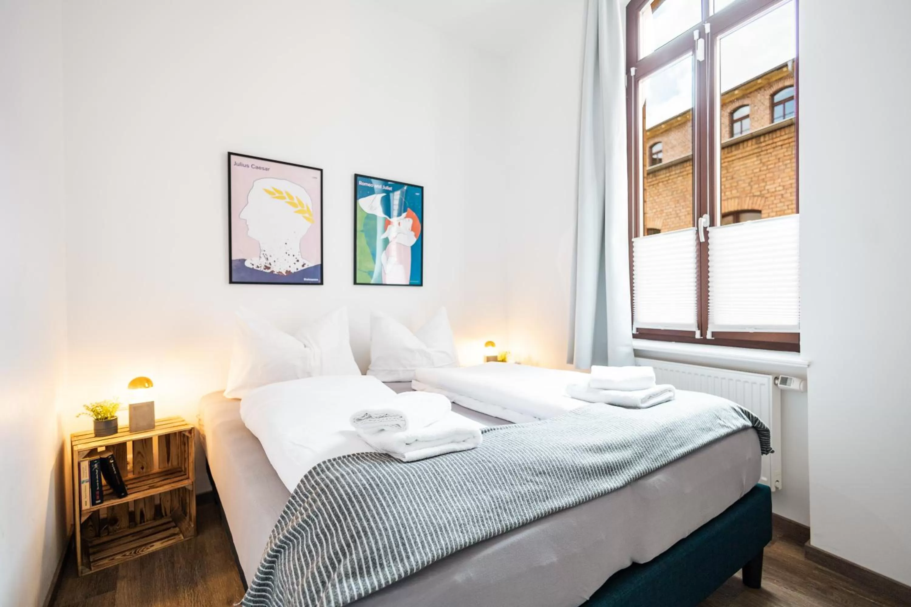 Bed in Apartments am Neuen Theater - Altstadt - Zentral - Küche - Wifi - Powered by Ko-Living