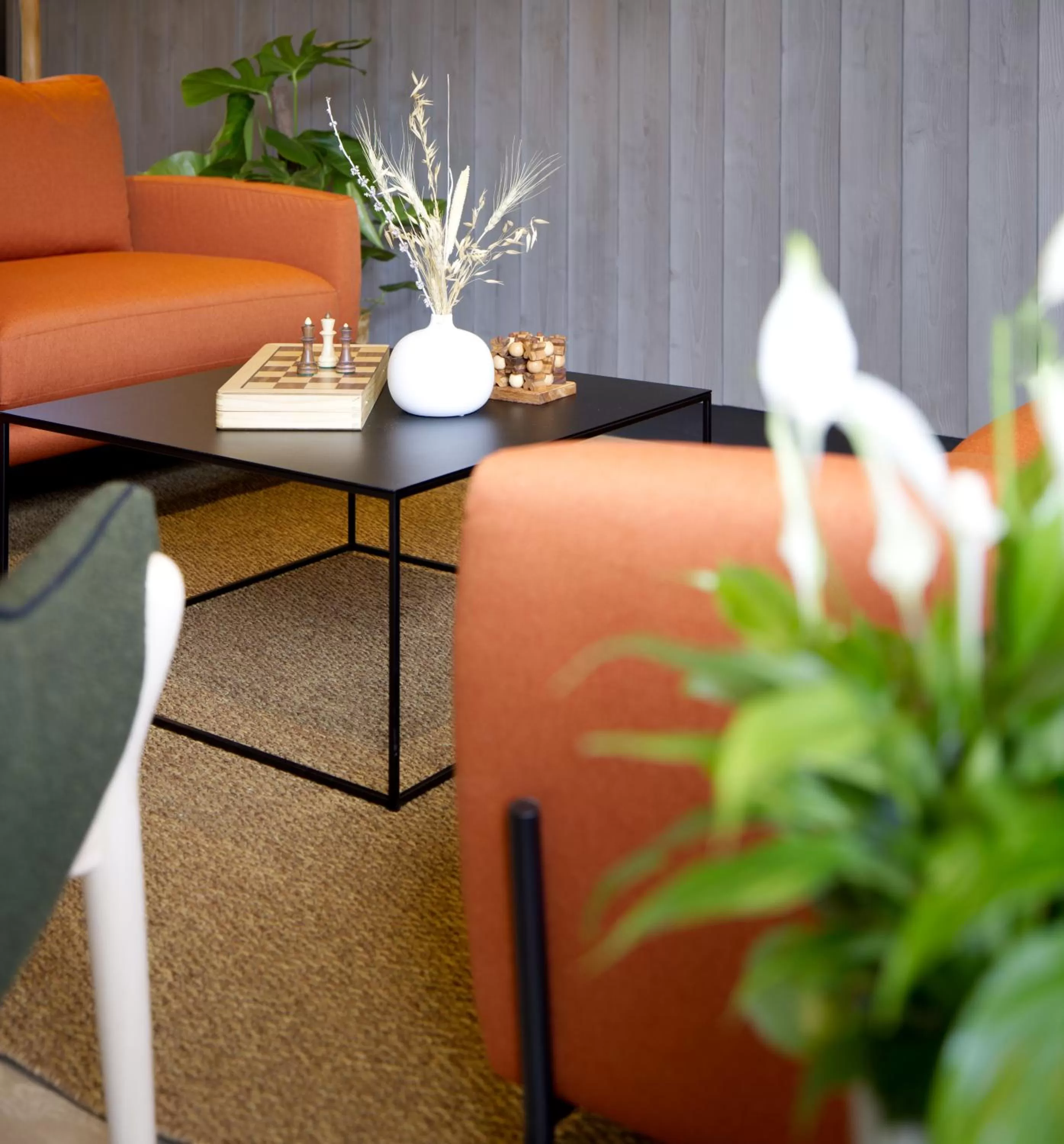 Communal lounge/ TV room in Campanile Limoges Nord