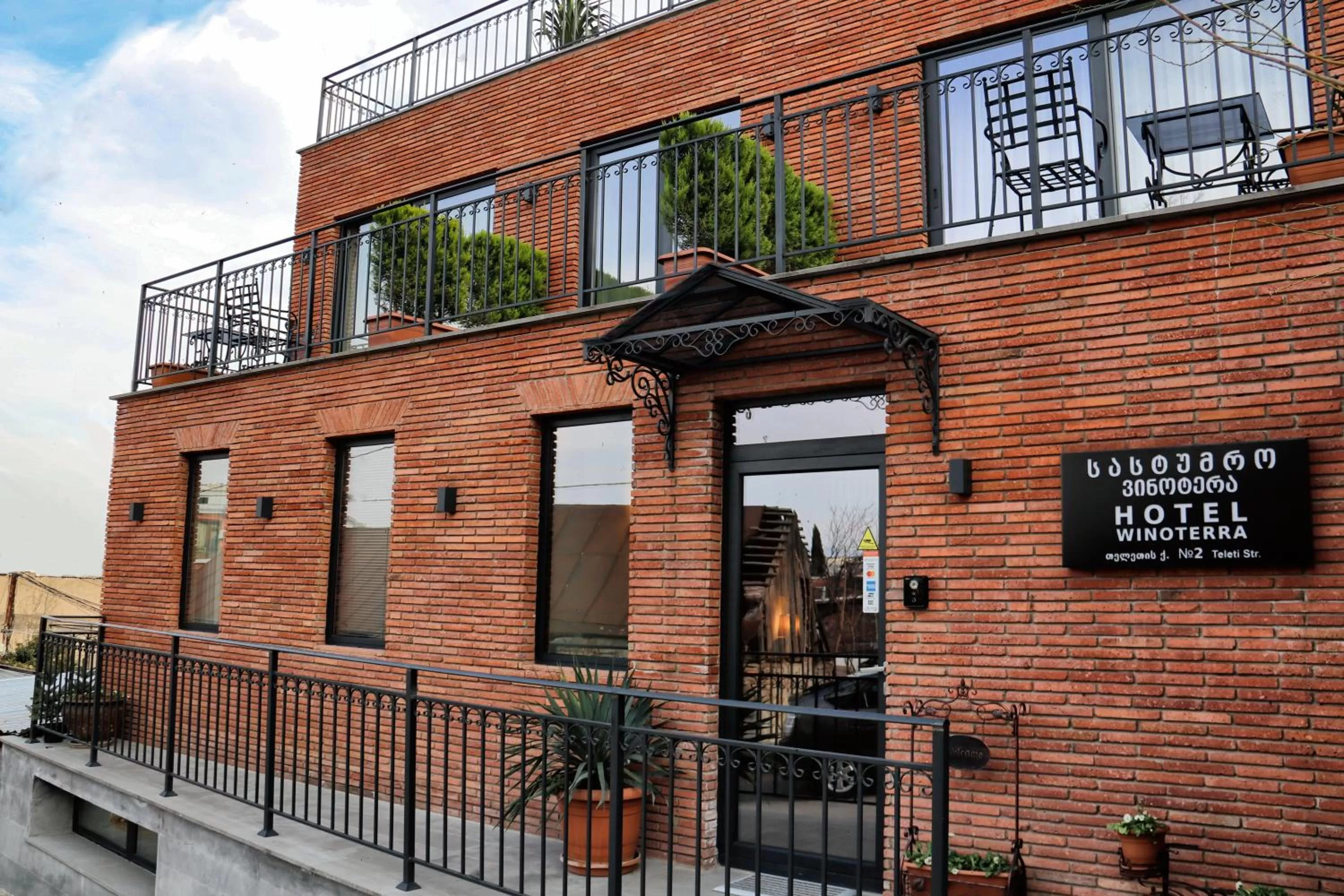 Property building in Hotel Winoterra