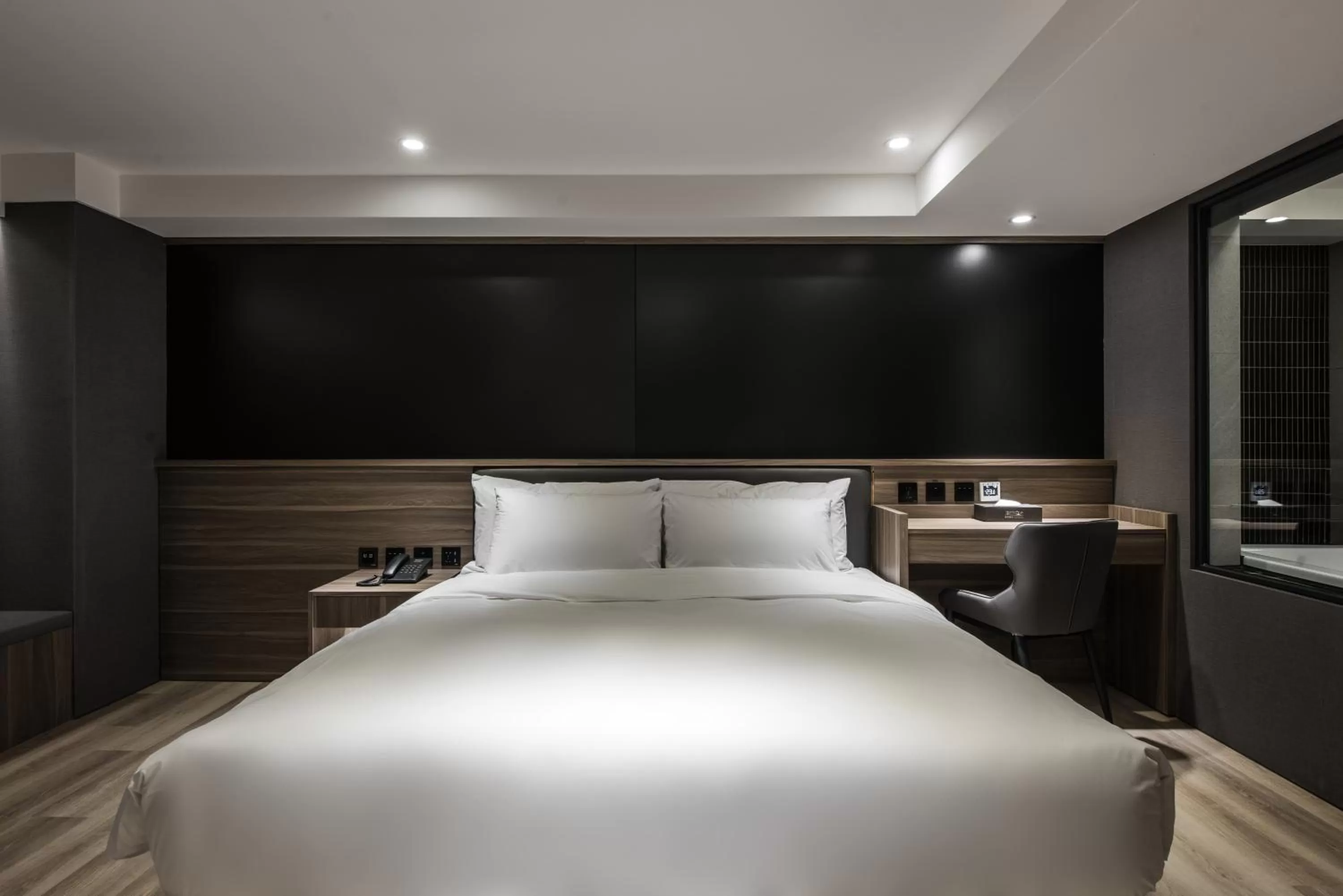 Bed in Autumn Willow Hotel