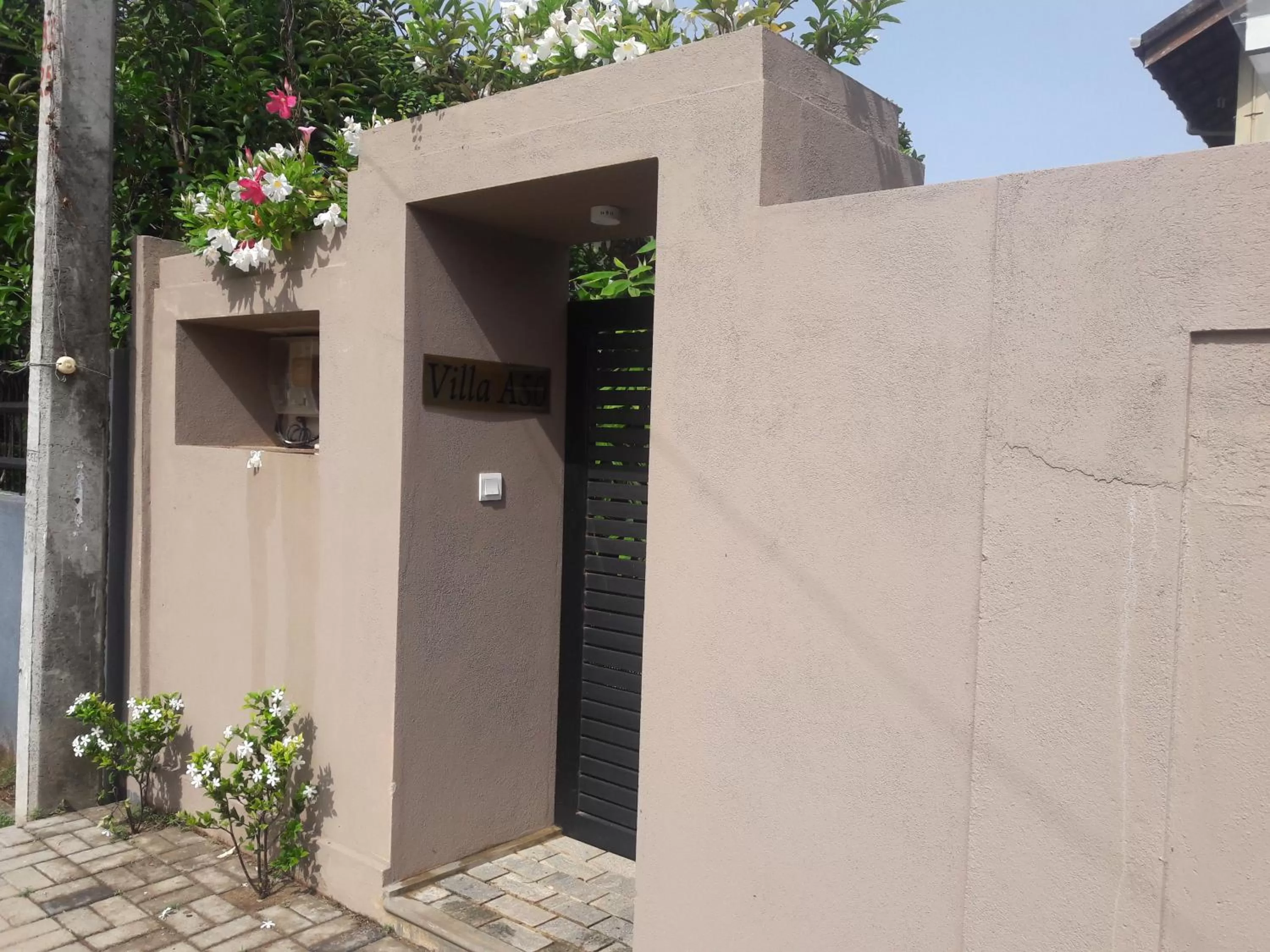 Facade/entrance, Property Building in Villa A50