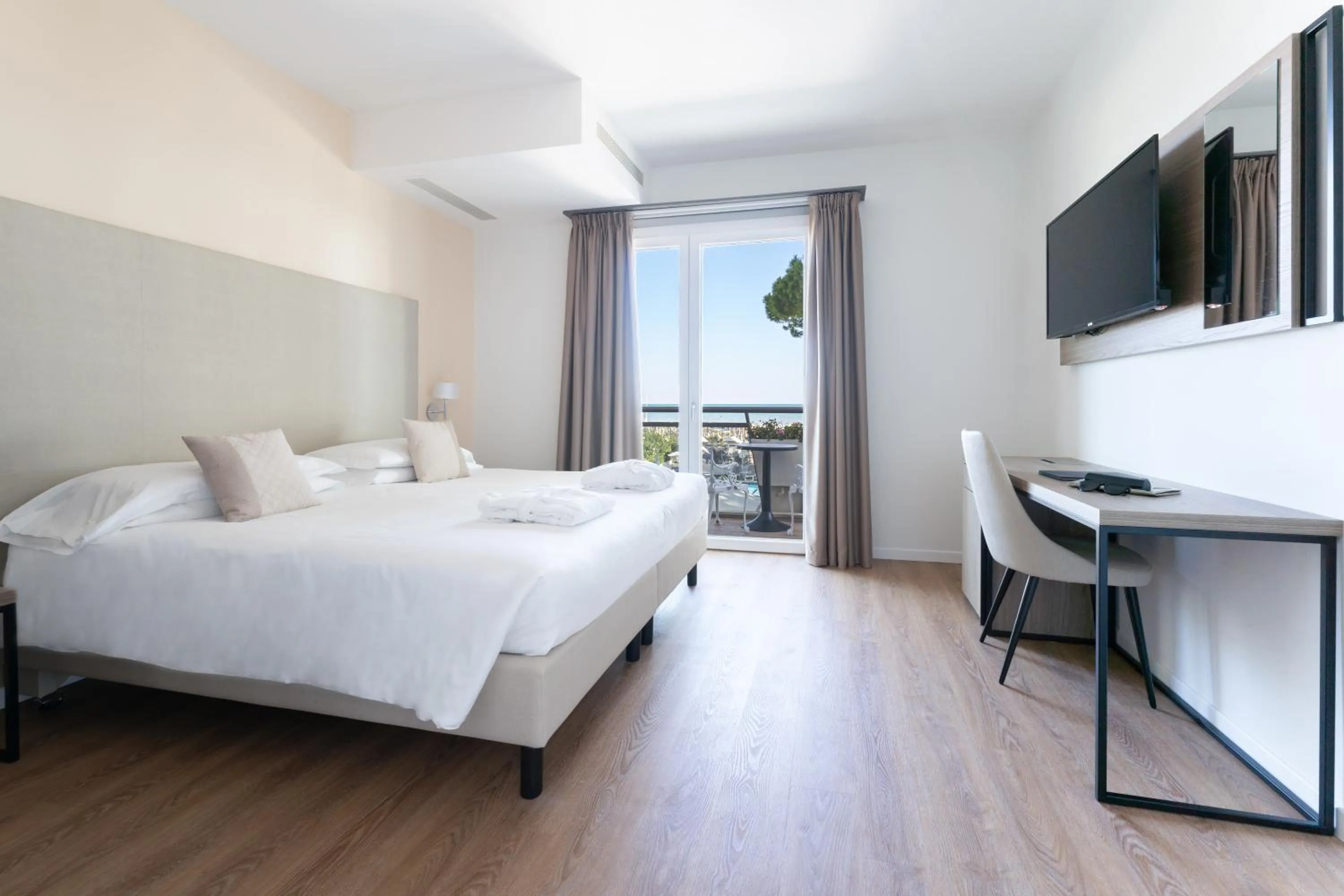 Bed in Hotel Excelsior