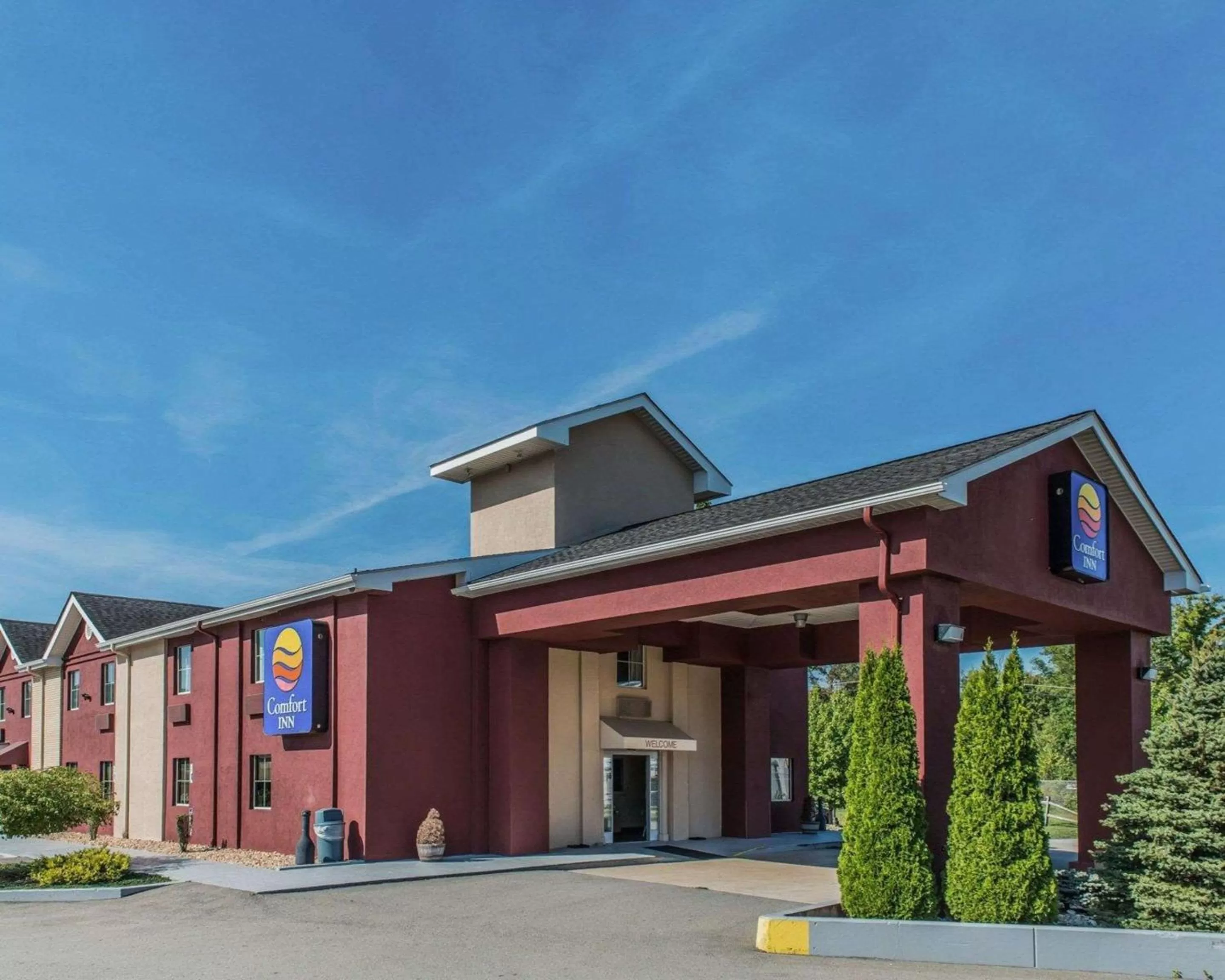 Property building in Comfort Inn Belle Vernon