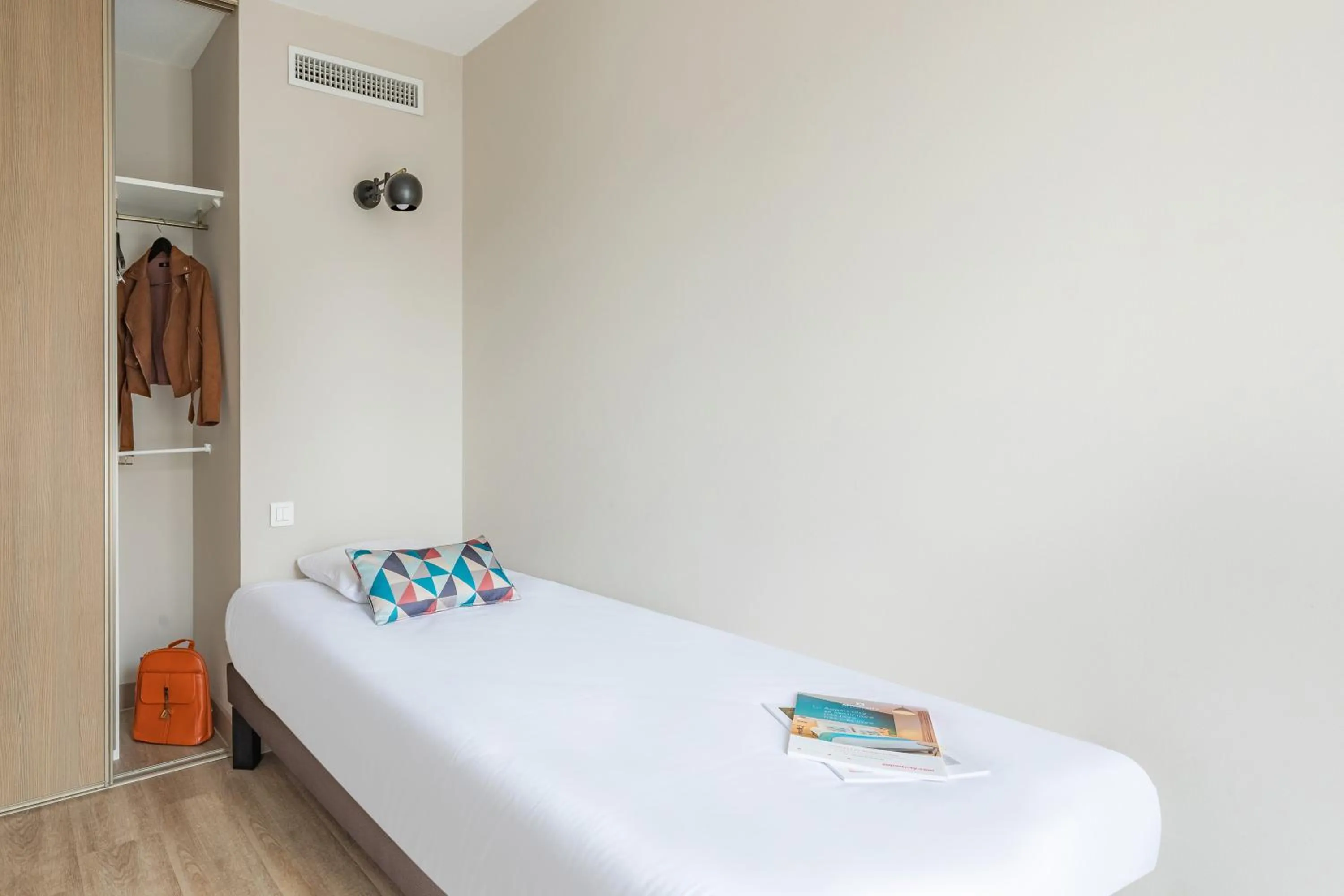 Bed in Appart'City Confort Agen Centre