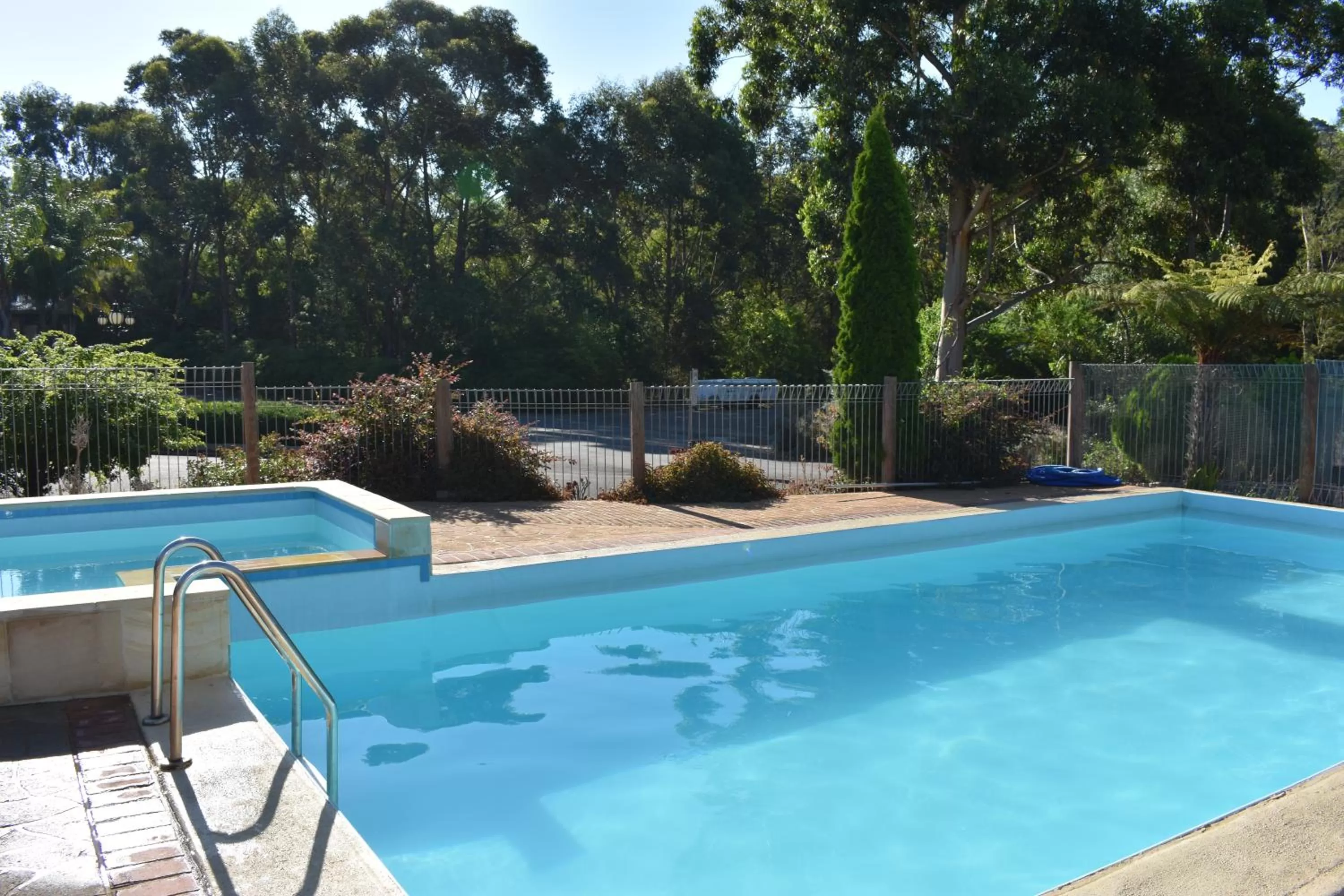 Swimming pool in Sanctuary House Resort Motel
