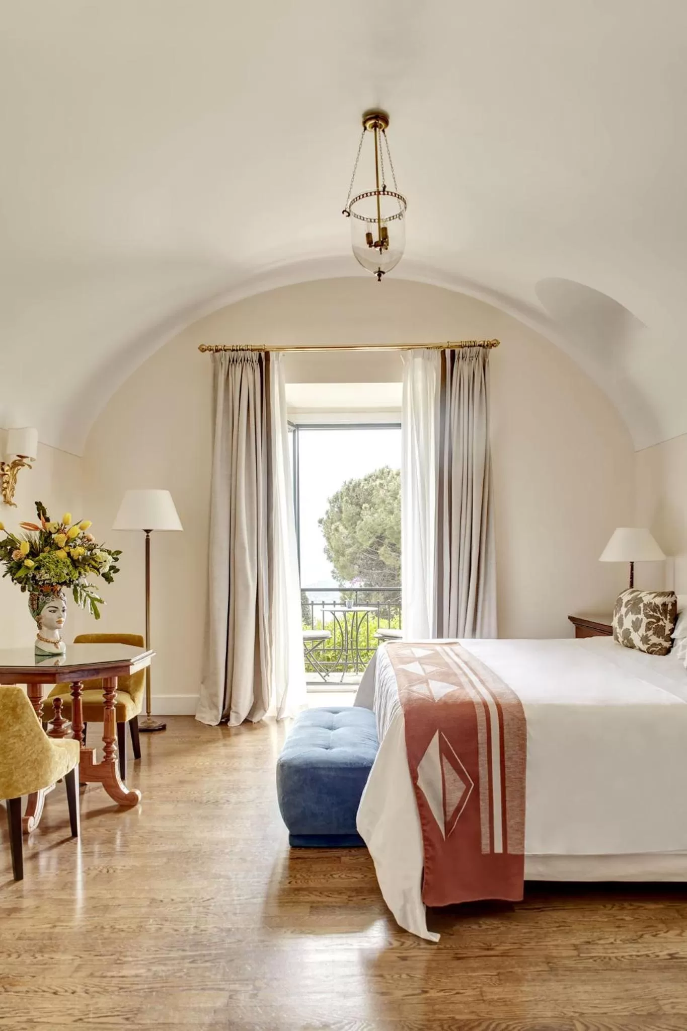 Bedroom, Bed in Grand Hotel Timeo, A Belmond Hotel, Taormina