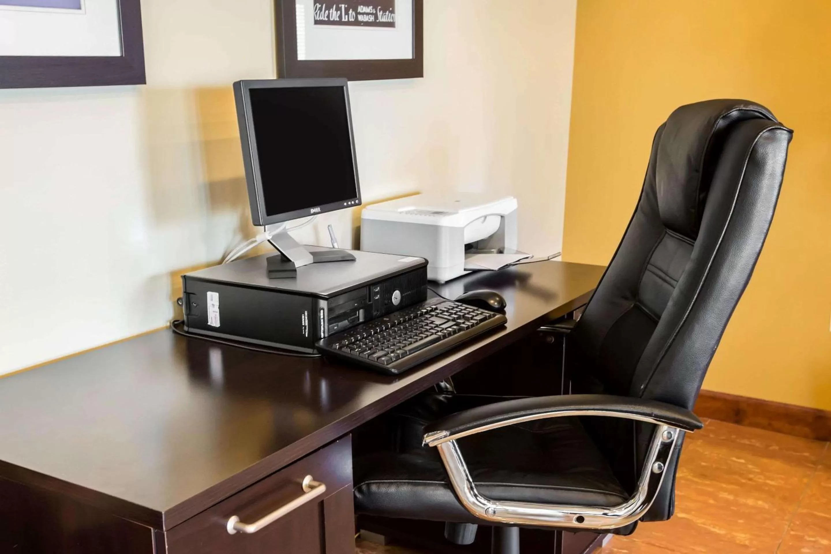 On site in Comfort Inn Crystal Lake - Algonquin