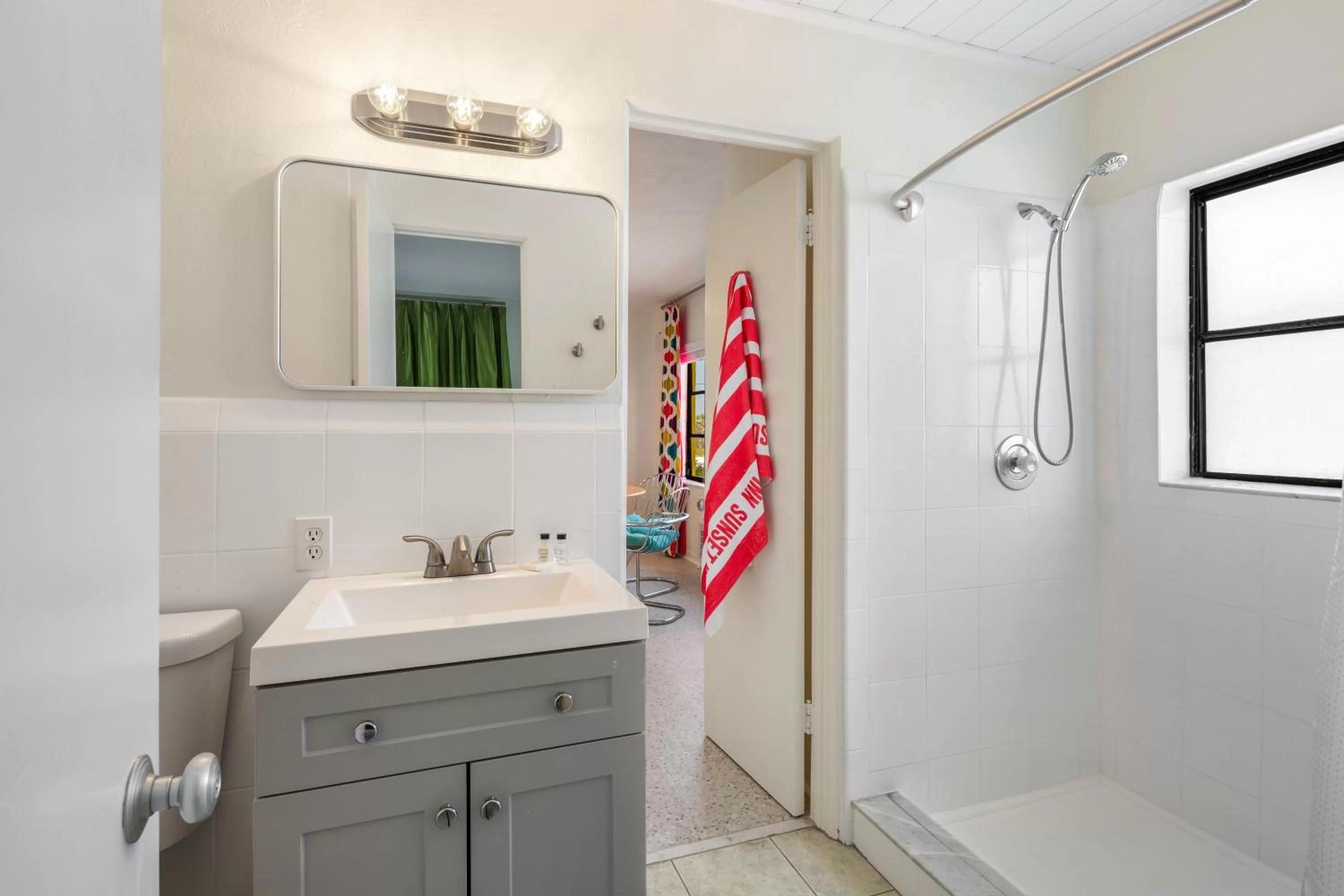 Bathroom in Sunset Inn and Cottages